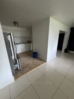 437 Lawrence Avenue W Lower Property Photo 4