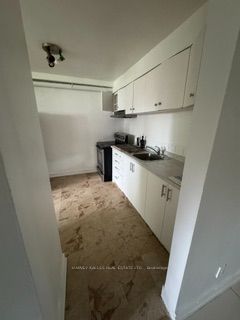 437 Lawrence Avenue W Lower Property Photo 8