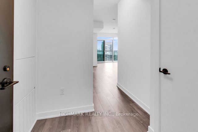 127 Broadway Avenue 2913s Property Photo 5