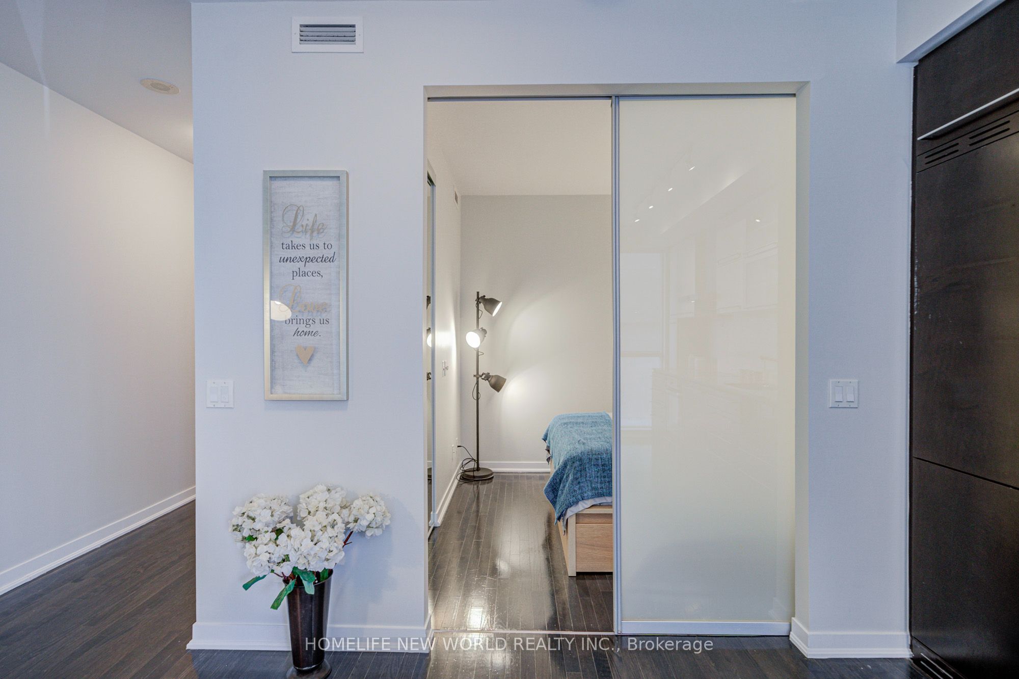 770 Bay Street 508 Property Photo 13