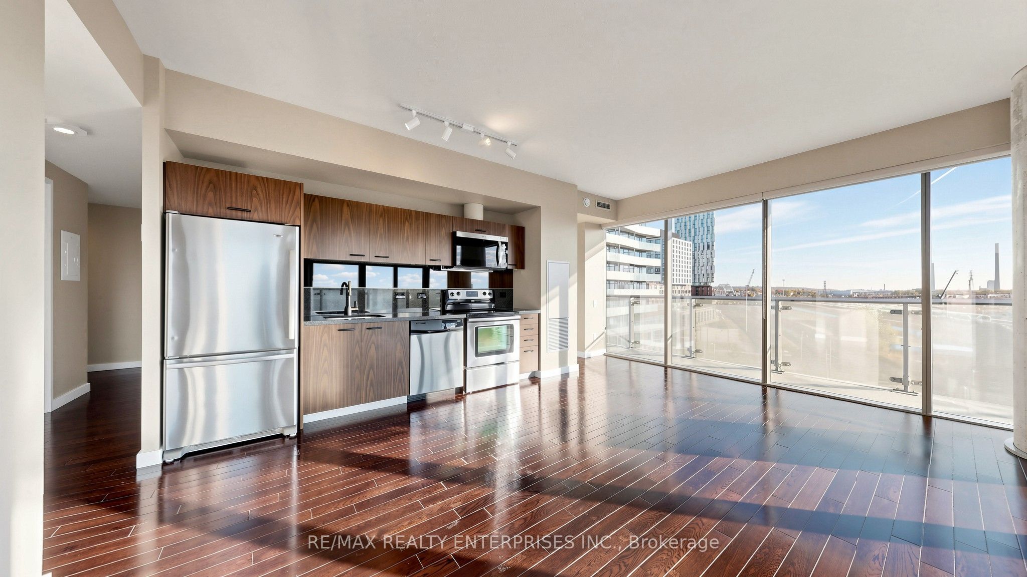 70 Distillery Lane 606 Property Photo 6
