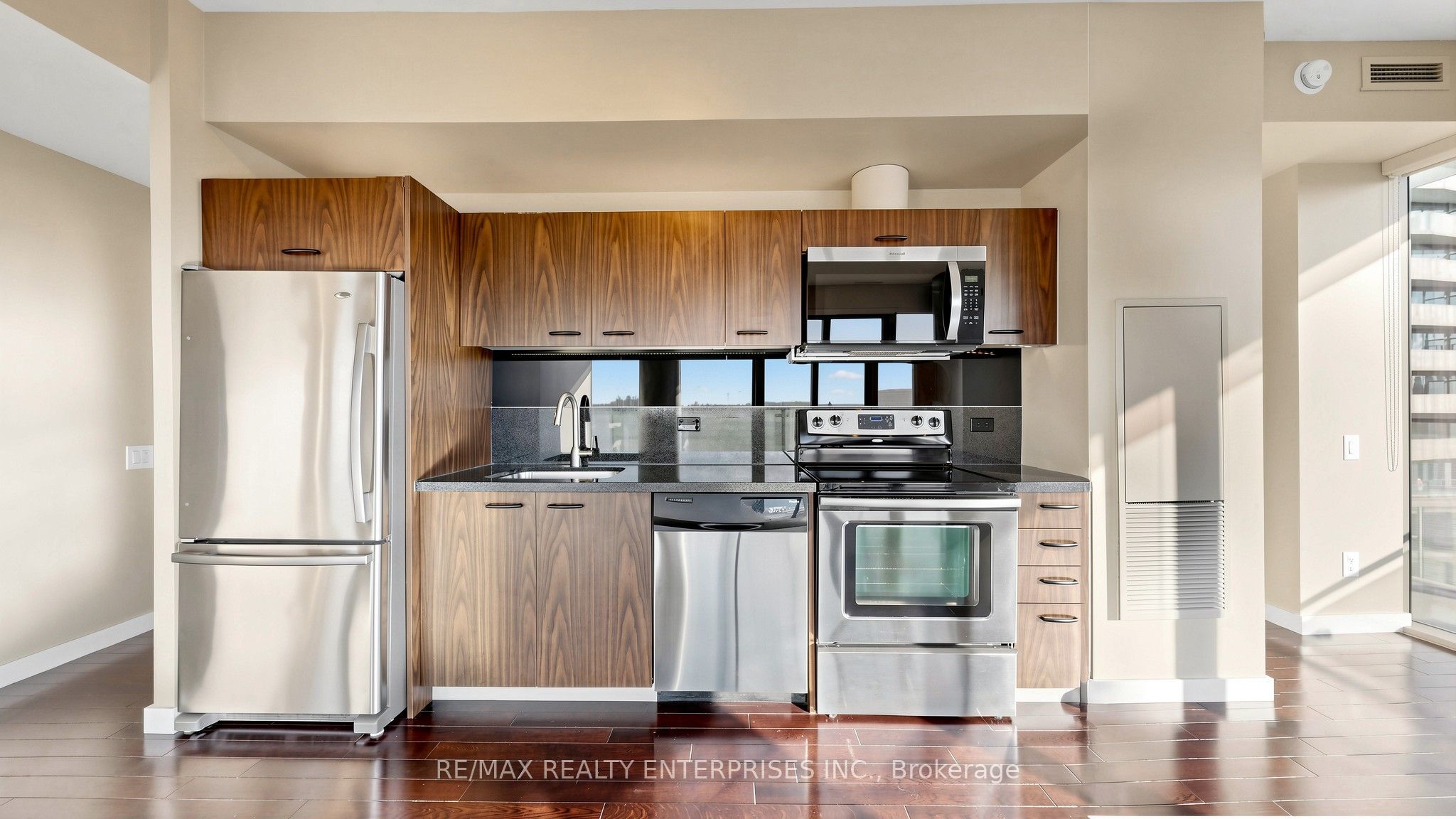 70 Distillery Lane 606 Property Photo 7