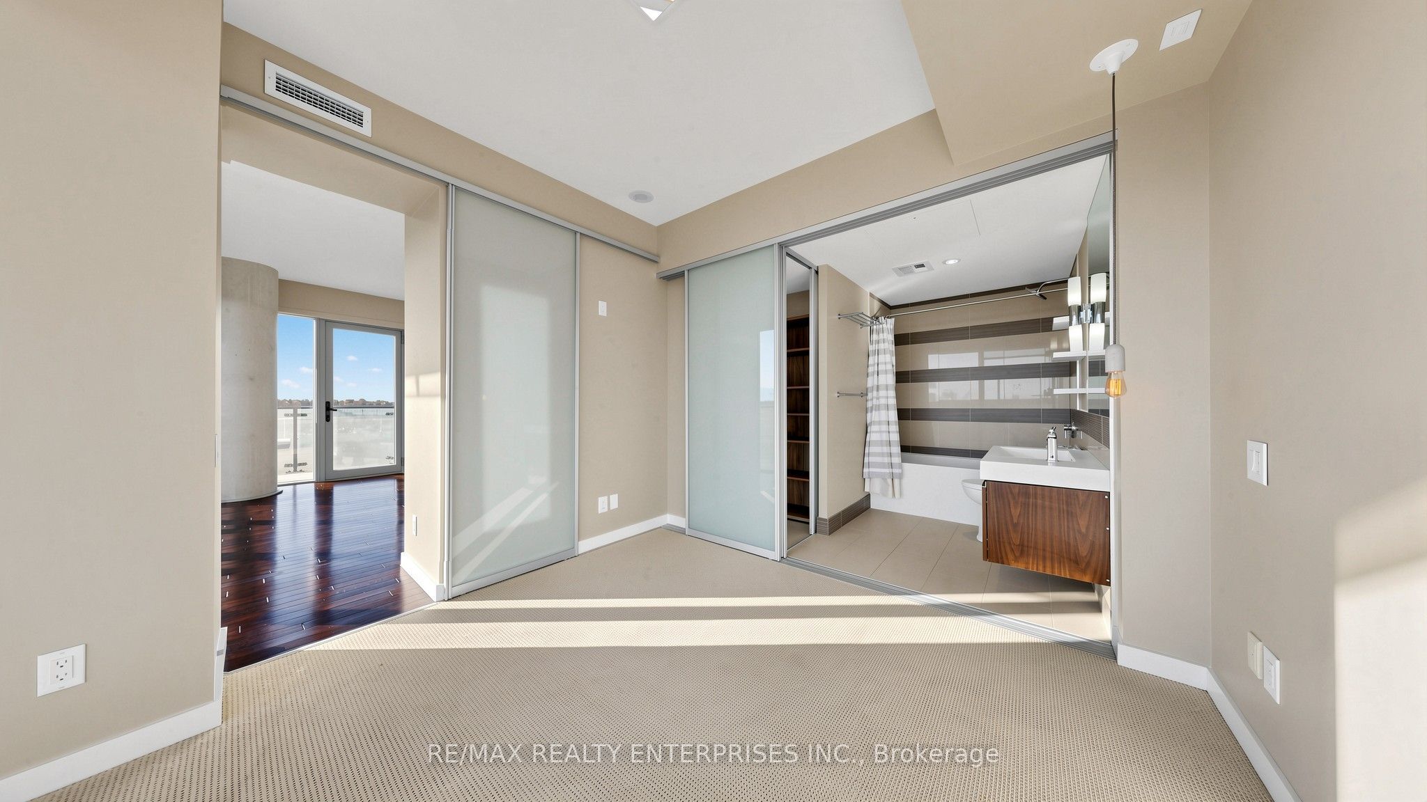70 Distillery Lane 606 Property Photo 9