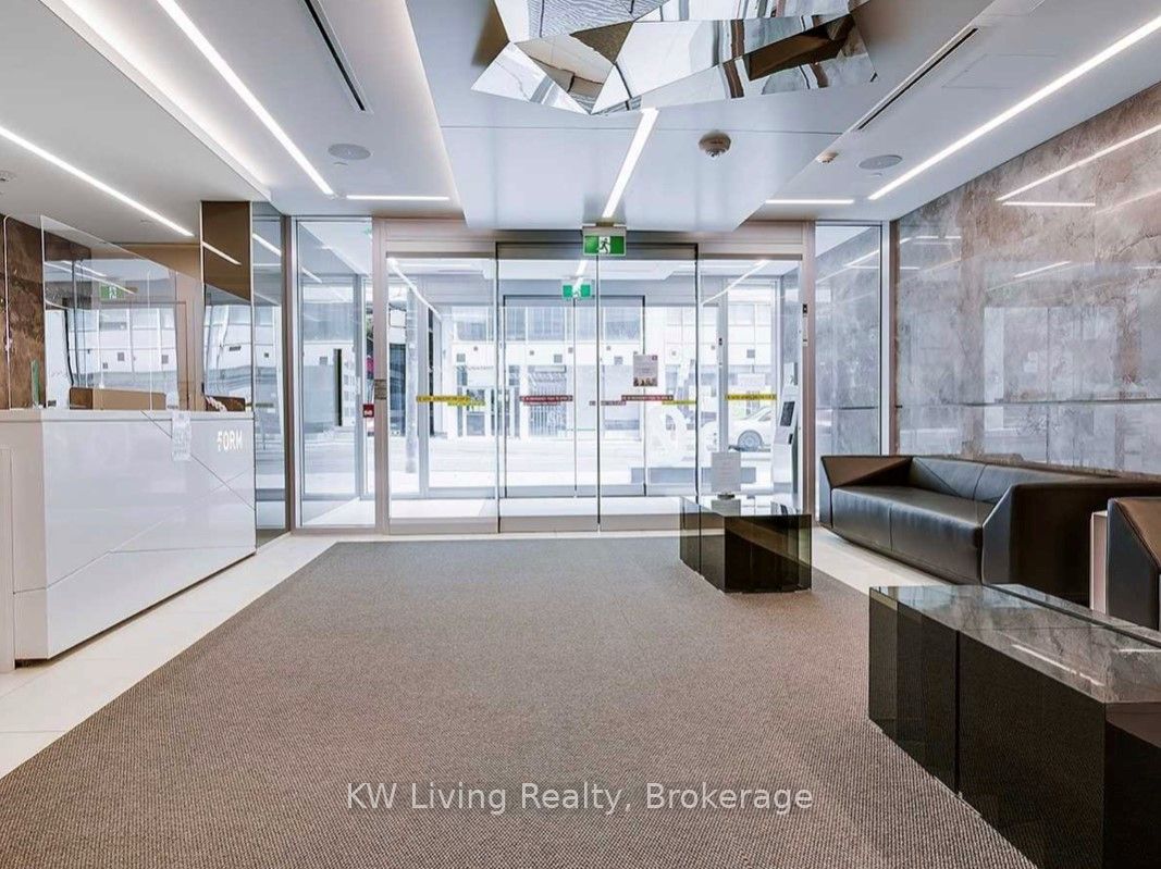 50 Mccaul Street 1109 Property Photo 3