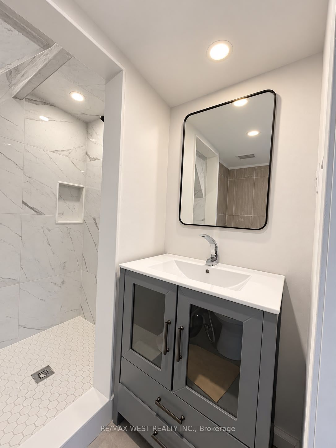 181 Cedric Avenue Upper Property Photo 11