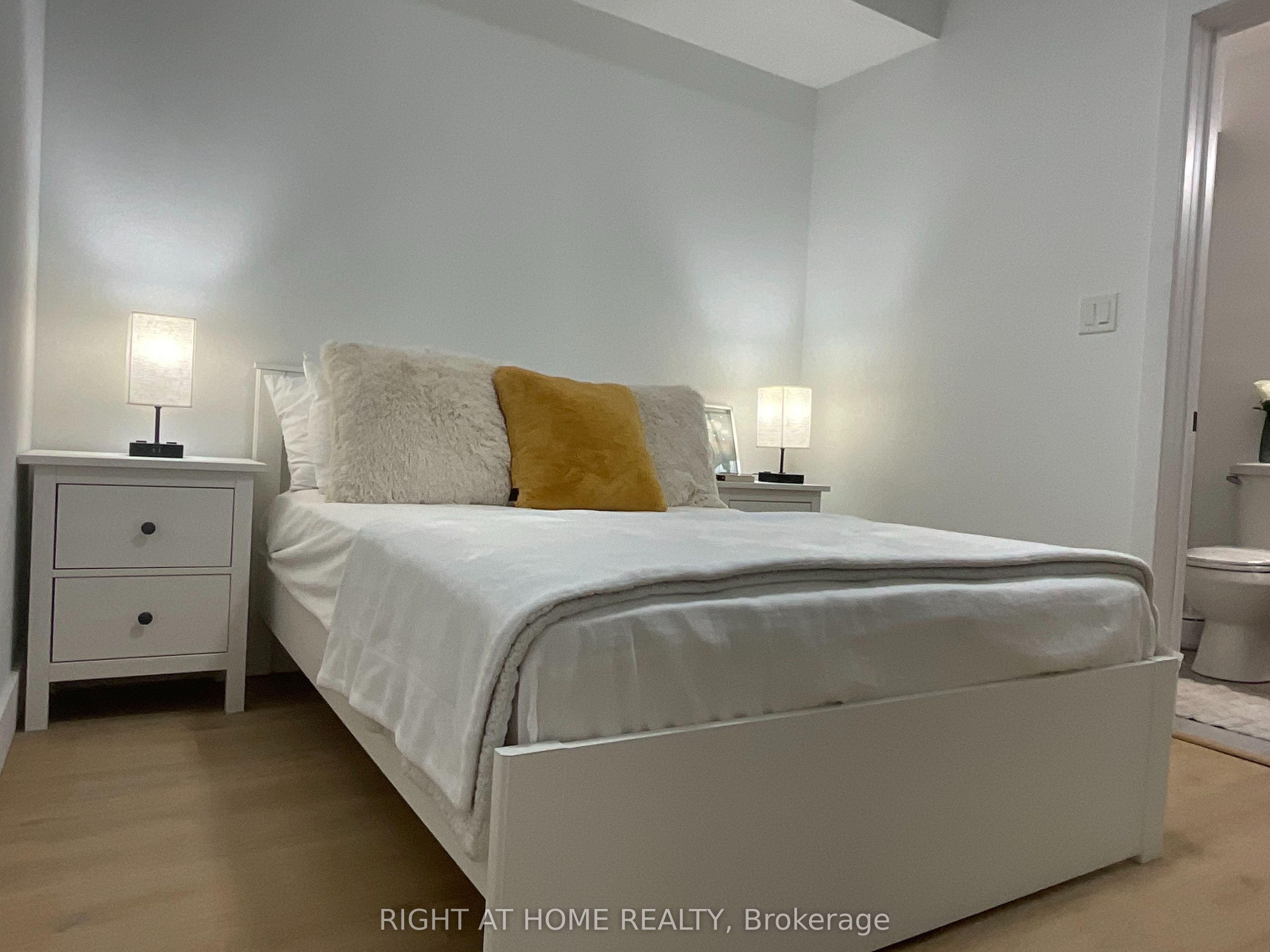 674 Manning Avenue Property Photo 3