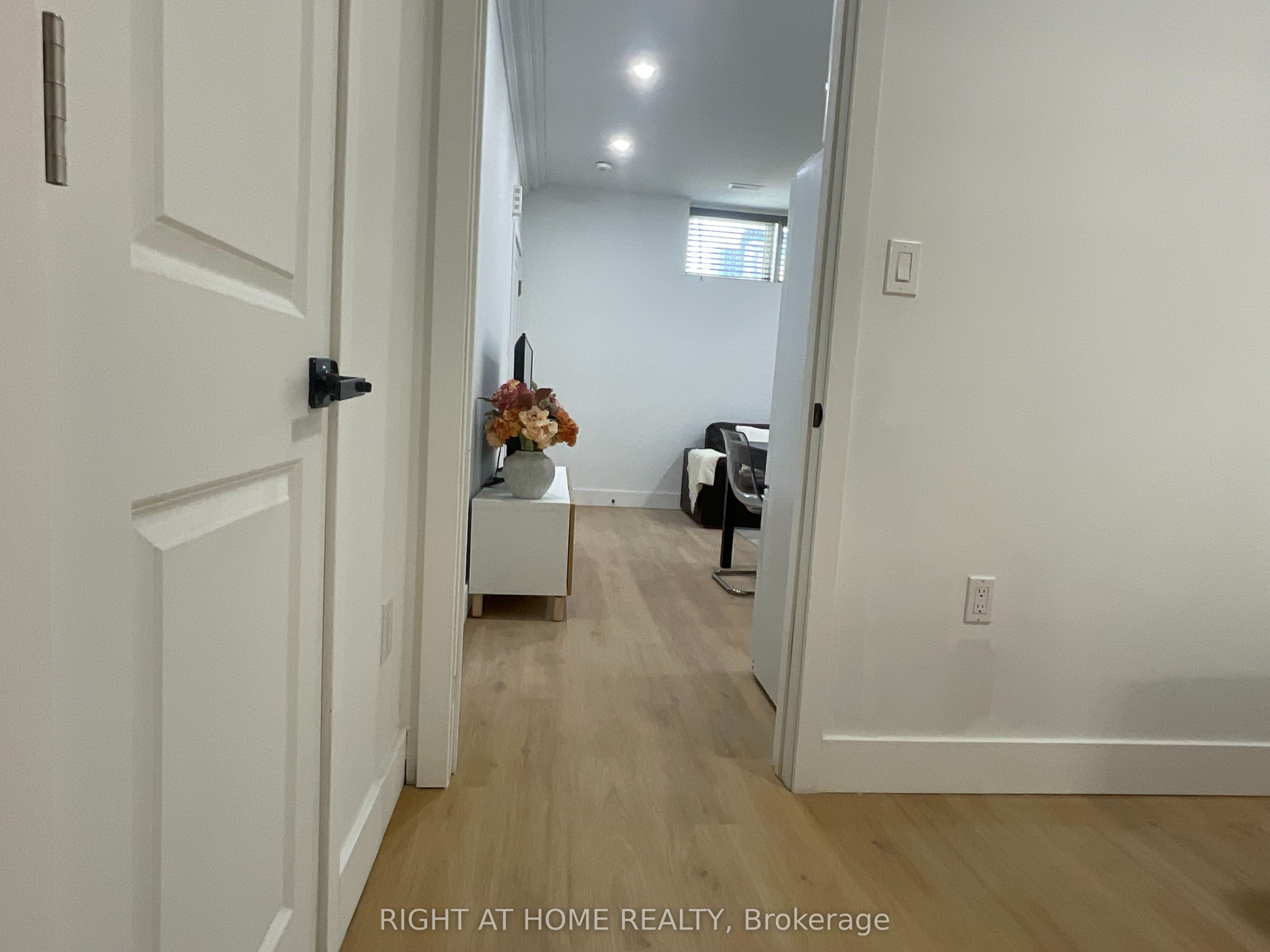 674 Manning Avenue Property Photo 15