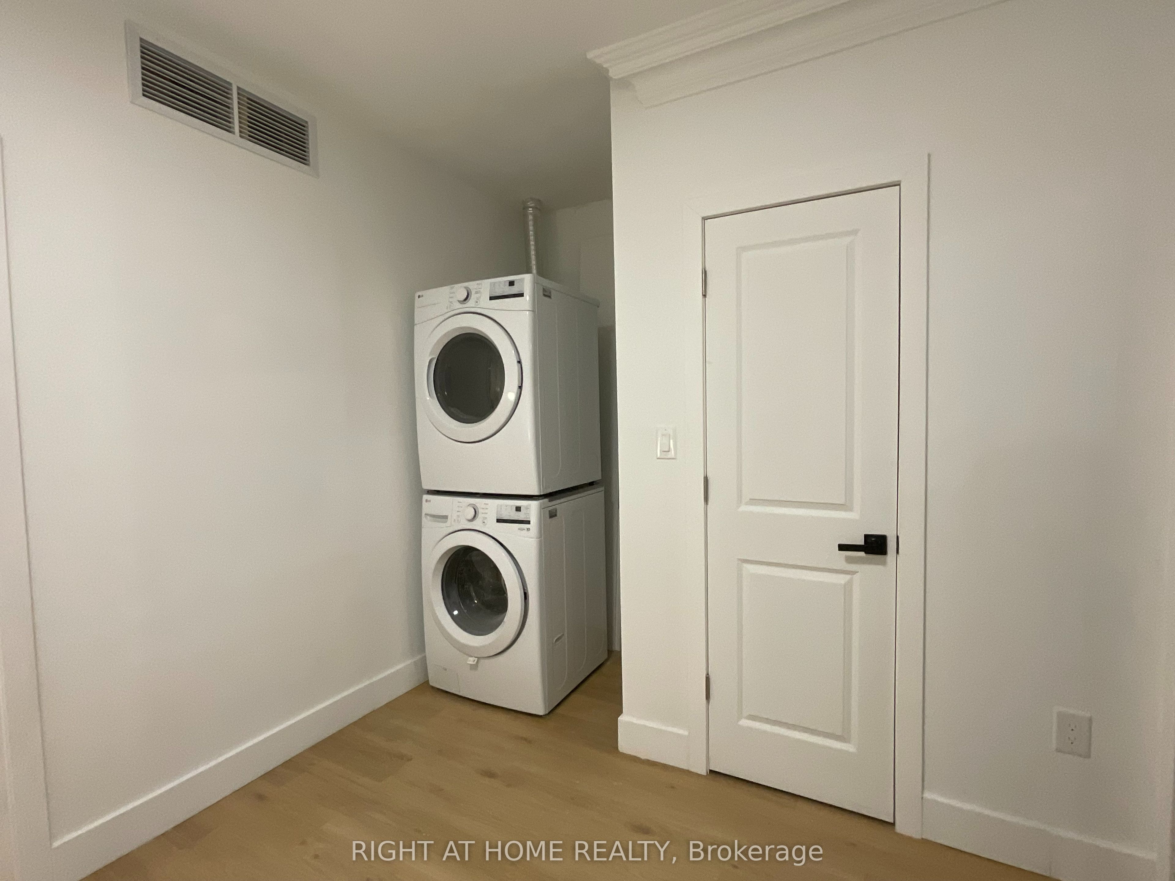 674 Manning Avenue Property Photo 19