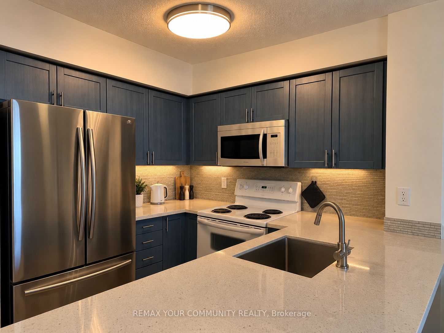 28 Harrison Garden Boulevard 706 Property Photo 2