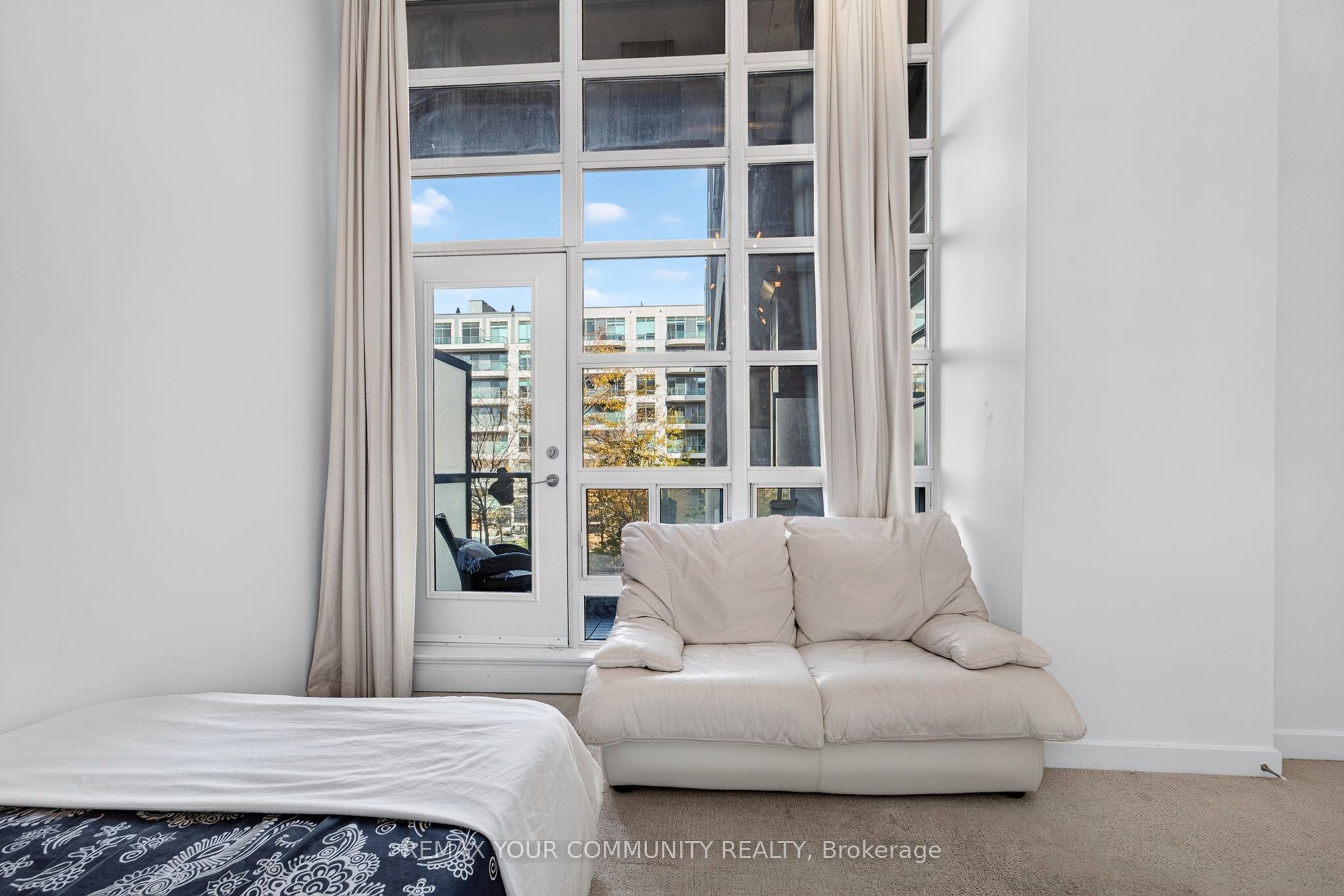 380 Macpherson Avenue 210 Property Photo 11