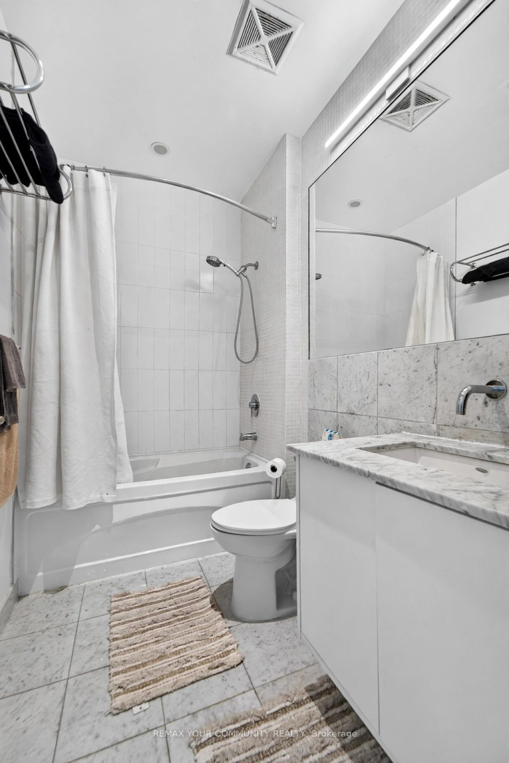 380 Macpherson Avenue 210 Property Photo 12