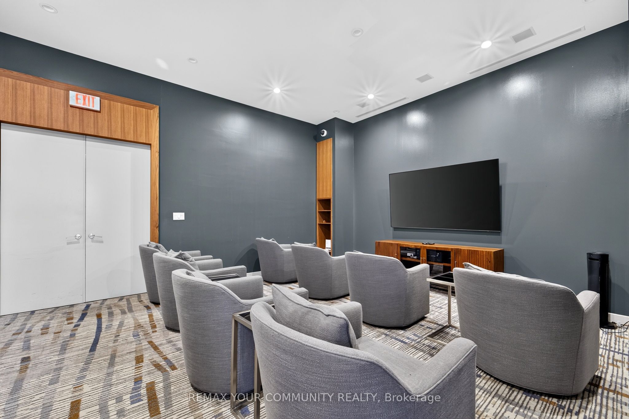 380 Macpherson Avenue 210 Property Photo 24