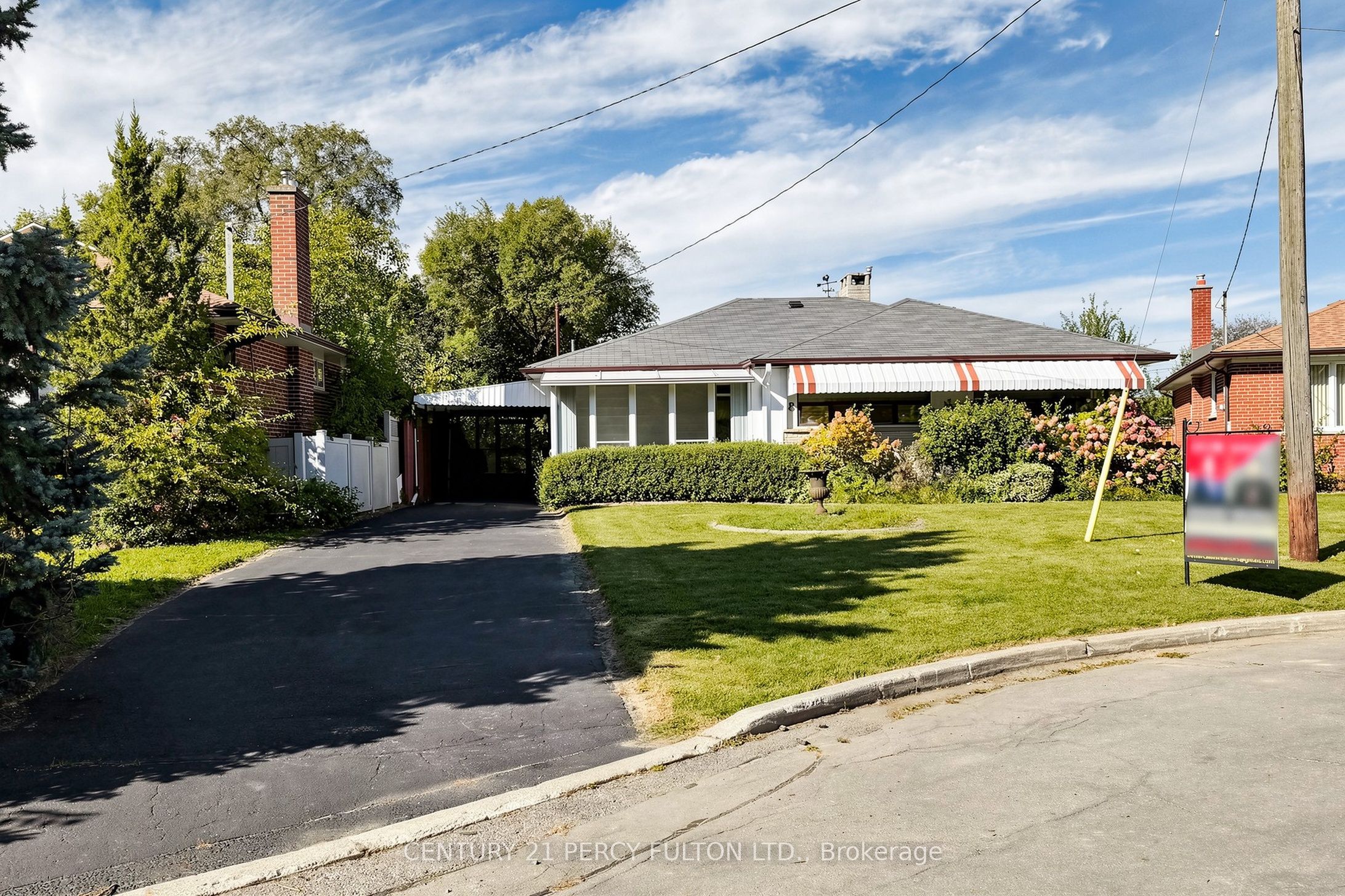 8 Wallbridge Court Property Photo 2