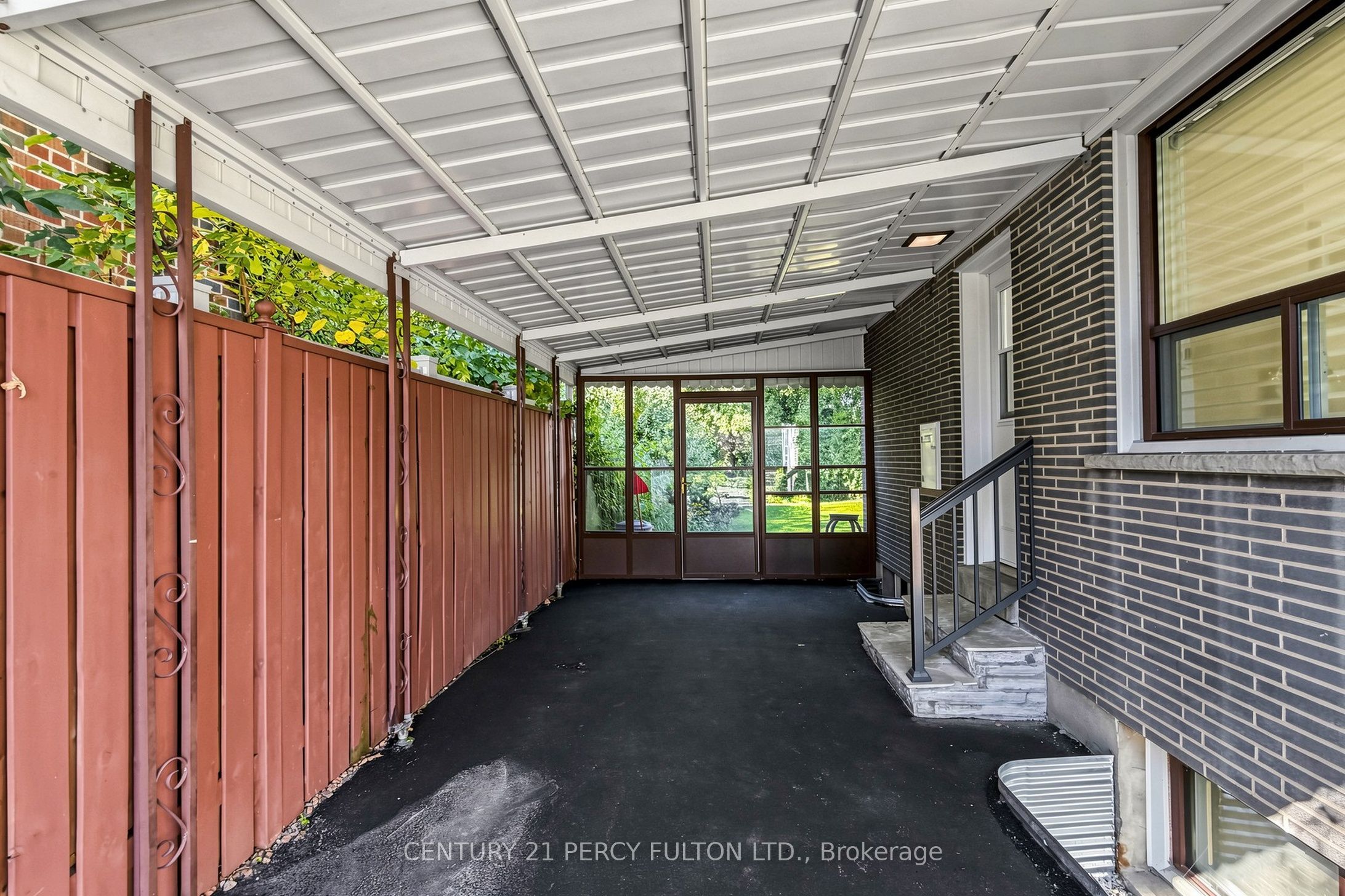 8 Wallbridge Court Property Photo 33