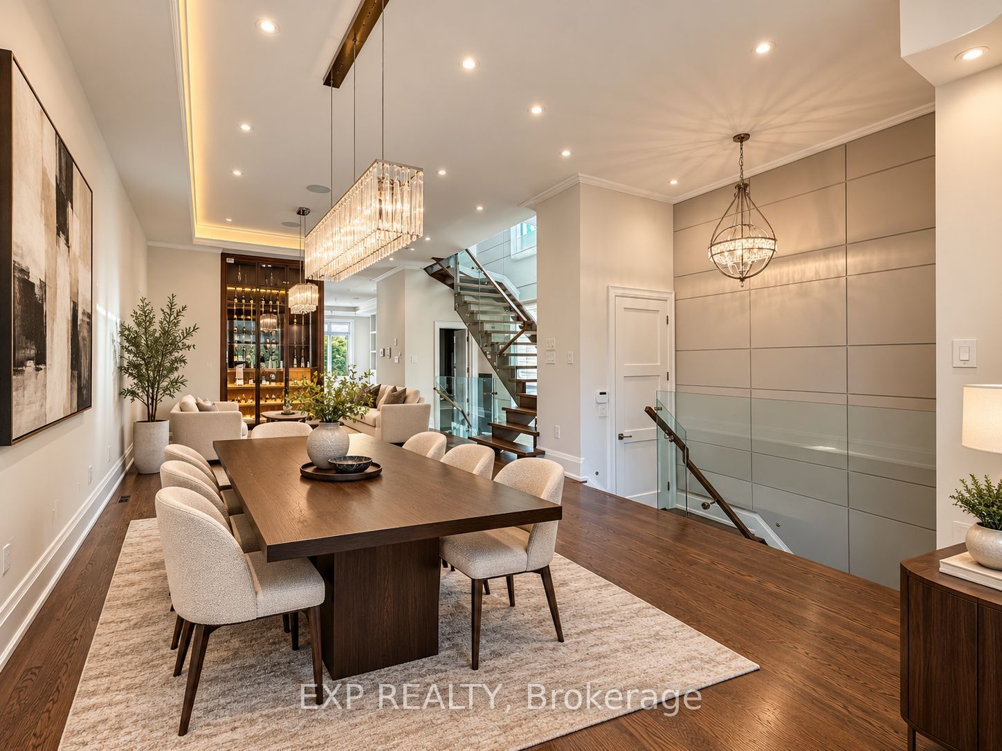 289 Connaught Avenue Property Photo 3