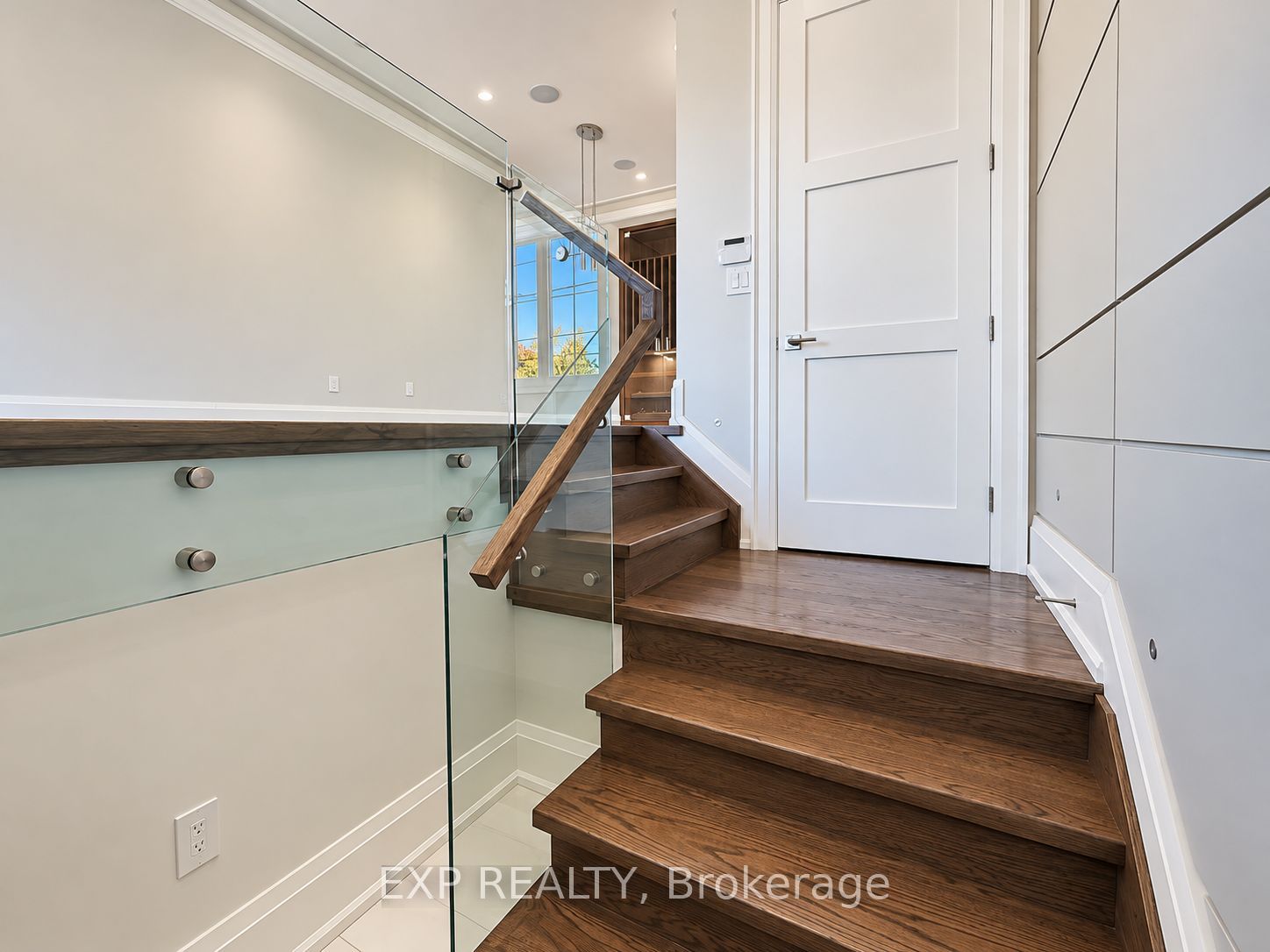 289 Connaught Avenue Property Photo 12