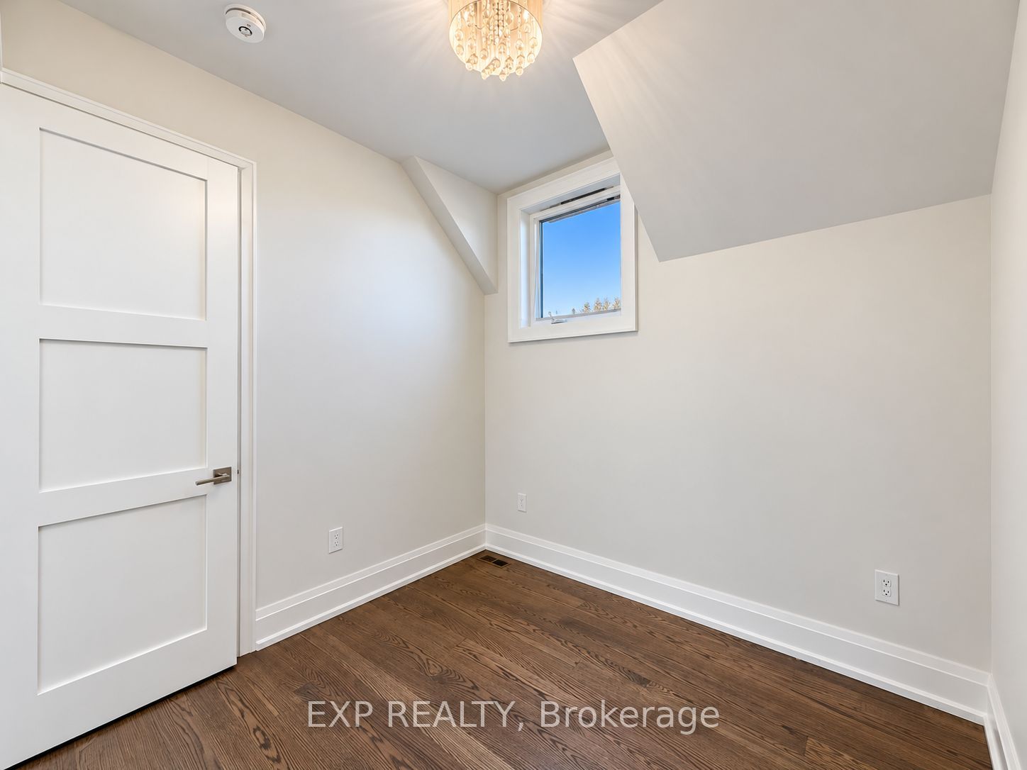 289 Connaught Avenue Property Photo 22