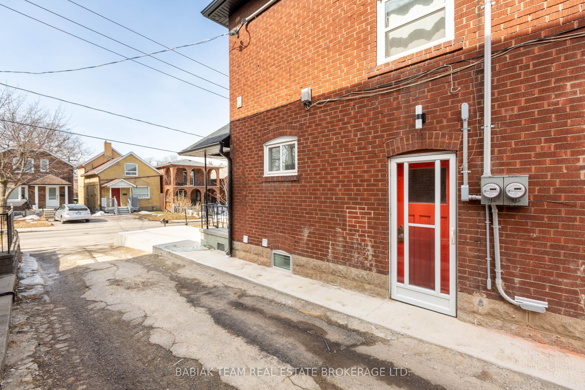 545 Northcliffe Boulevard Lower Property Photo 2
