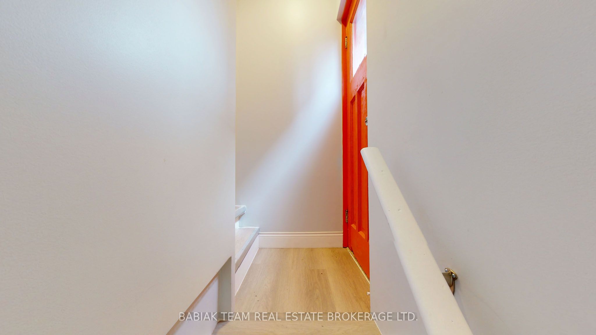 545 Northcliffe Boulevard Lower Property Photo 3
