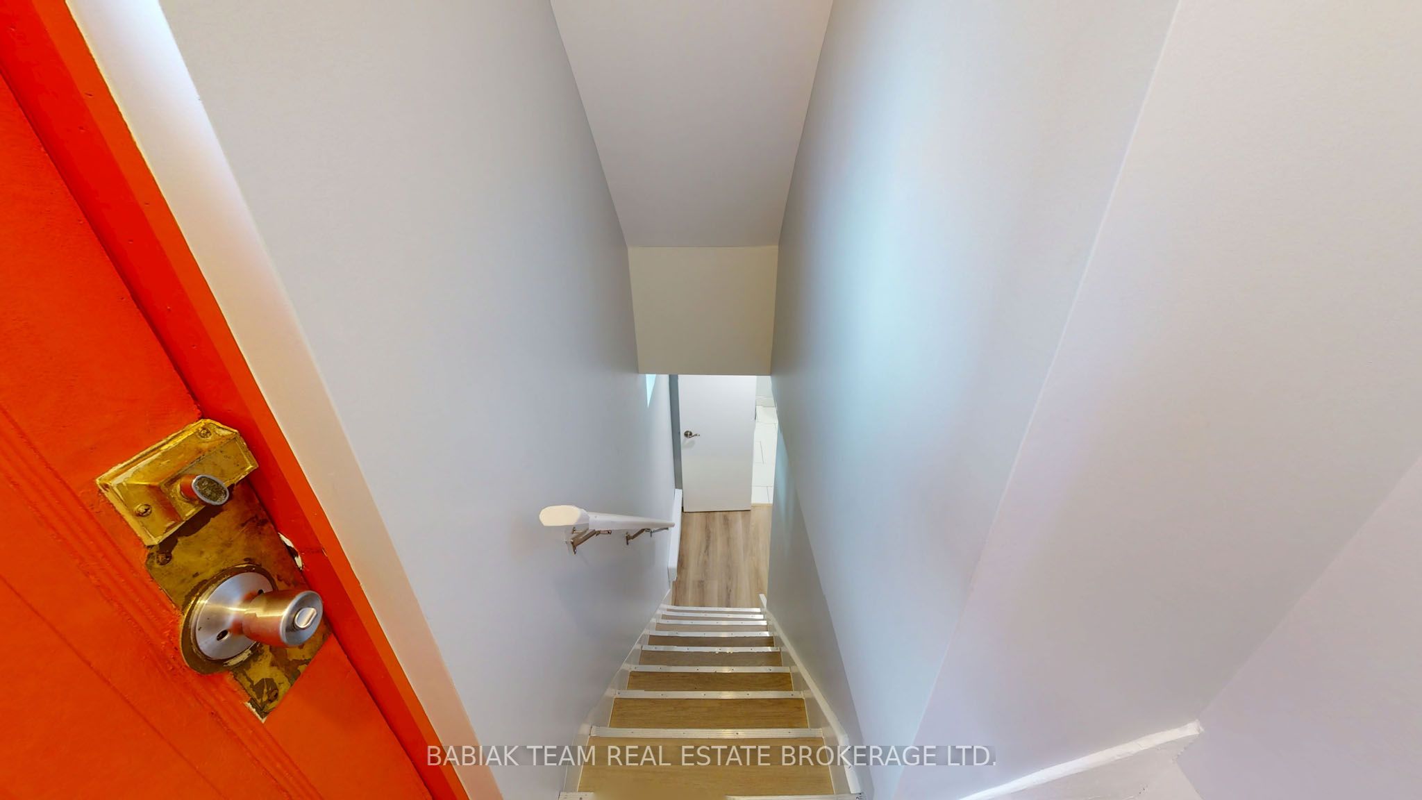 545 Northcliffe Boulevard Lower Property Photo 4