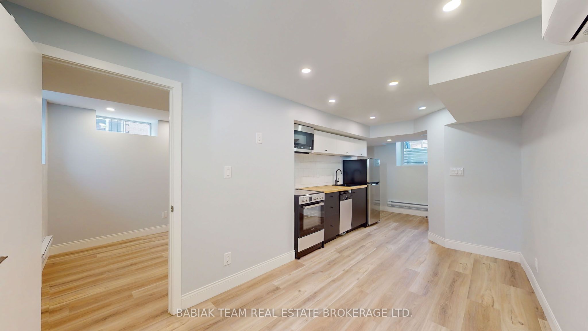 545 Northcliffe Boulevard Lower Property Photo 16