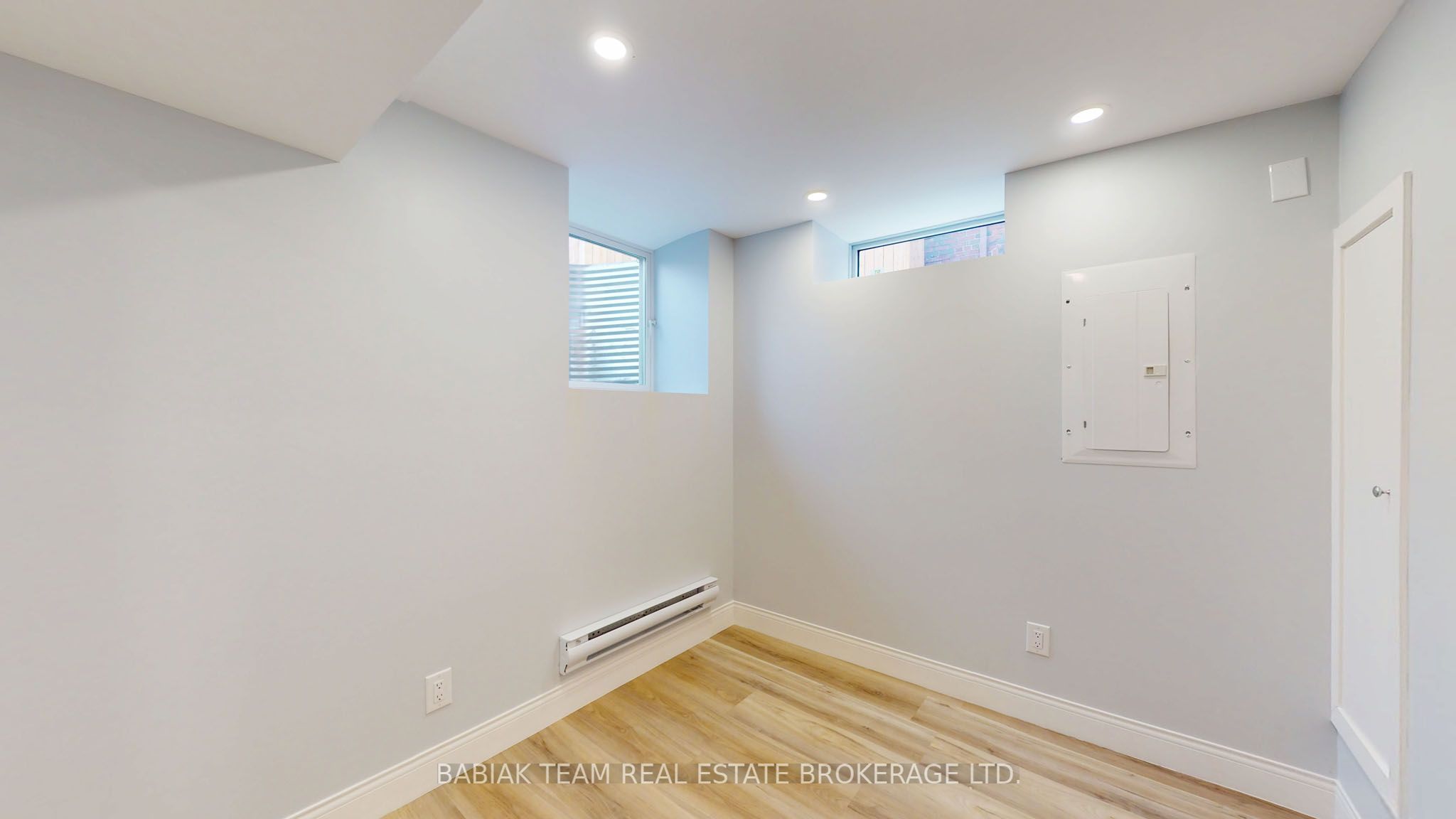 545 Northcliffe Boulevard Lower Property Photo 18