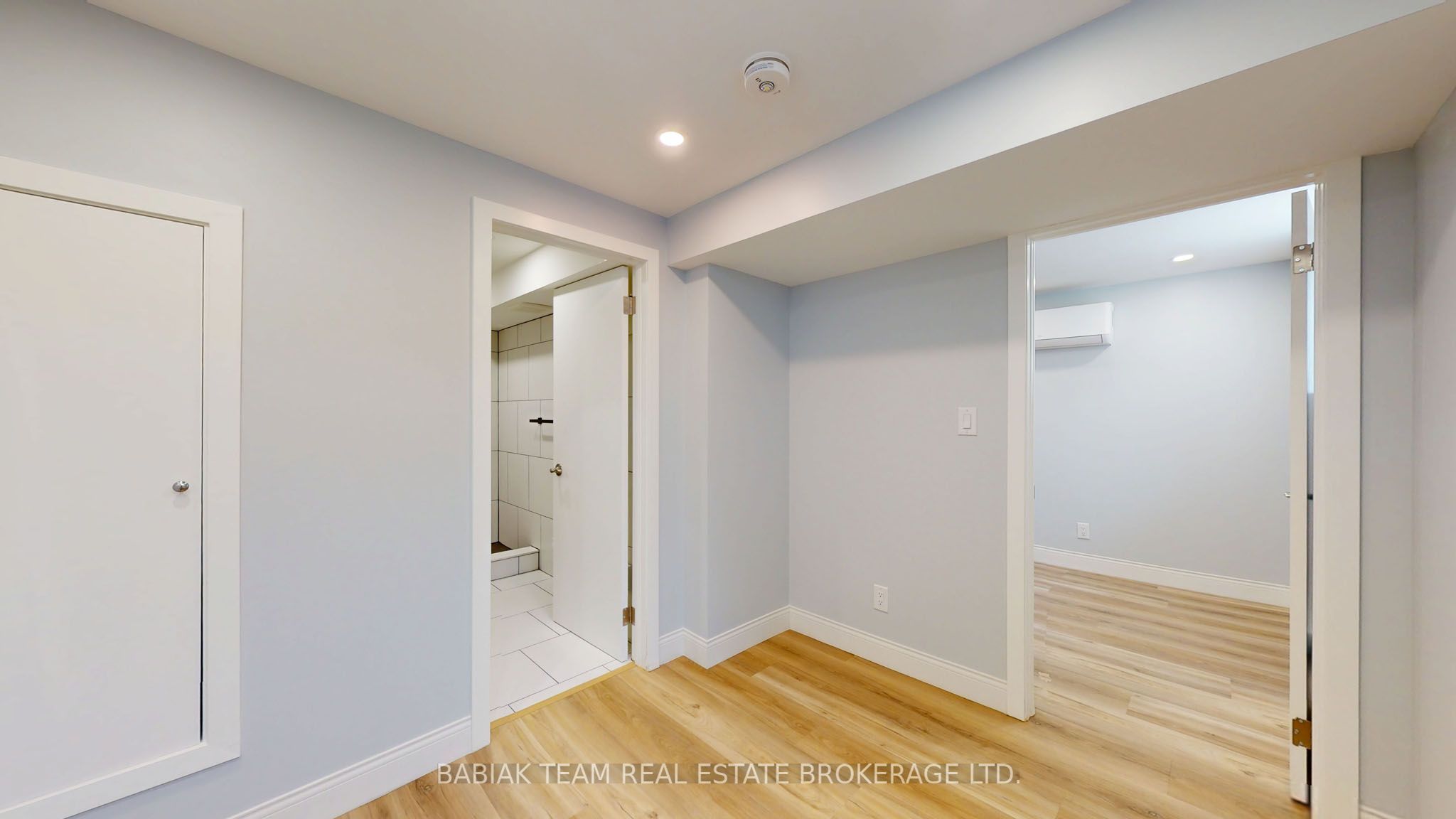 545 Northcliffe Boulevard Lower Property Photo 20
