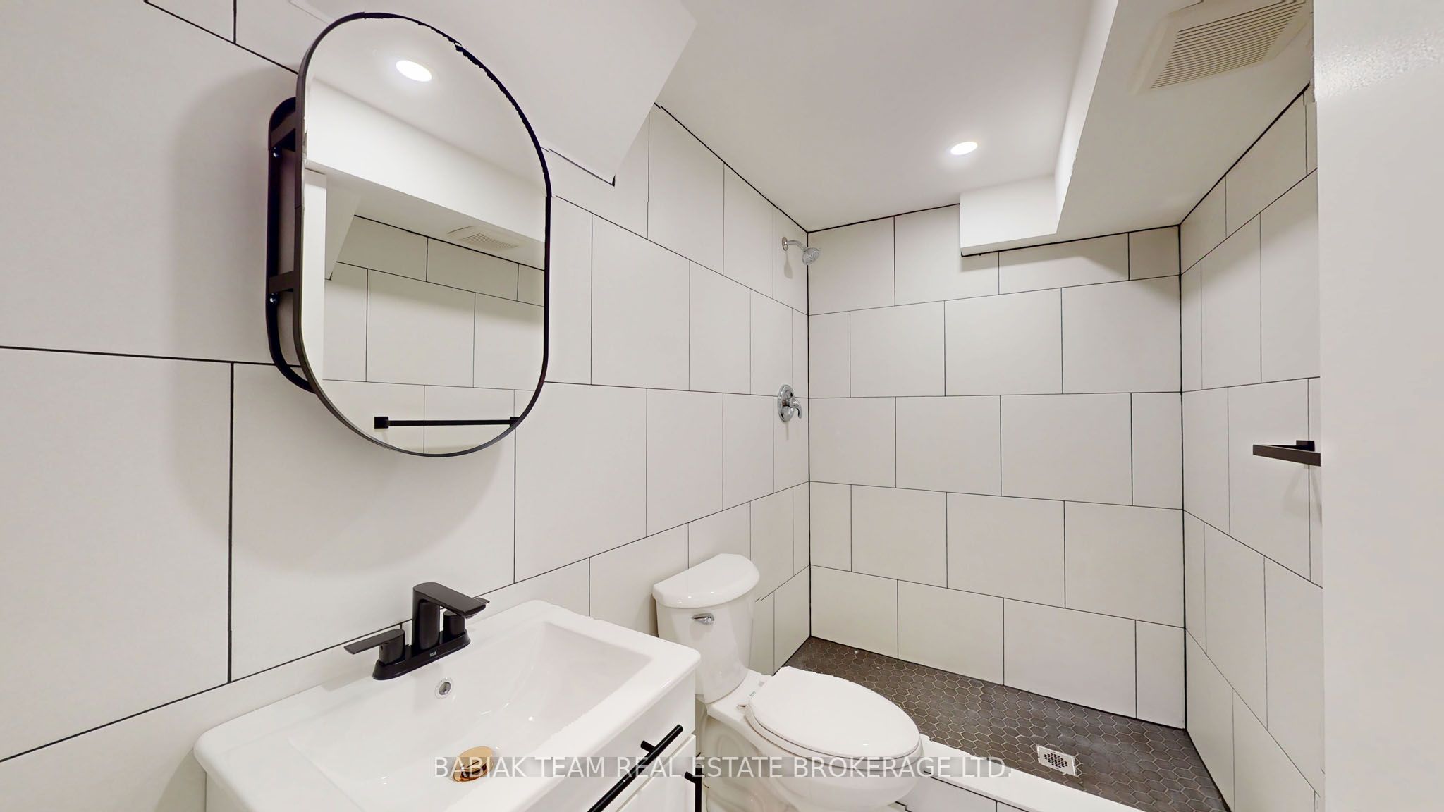 545 Northcliffe Boulevard Lower Property Photo 22
