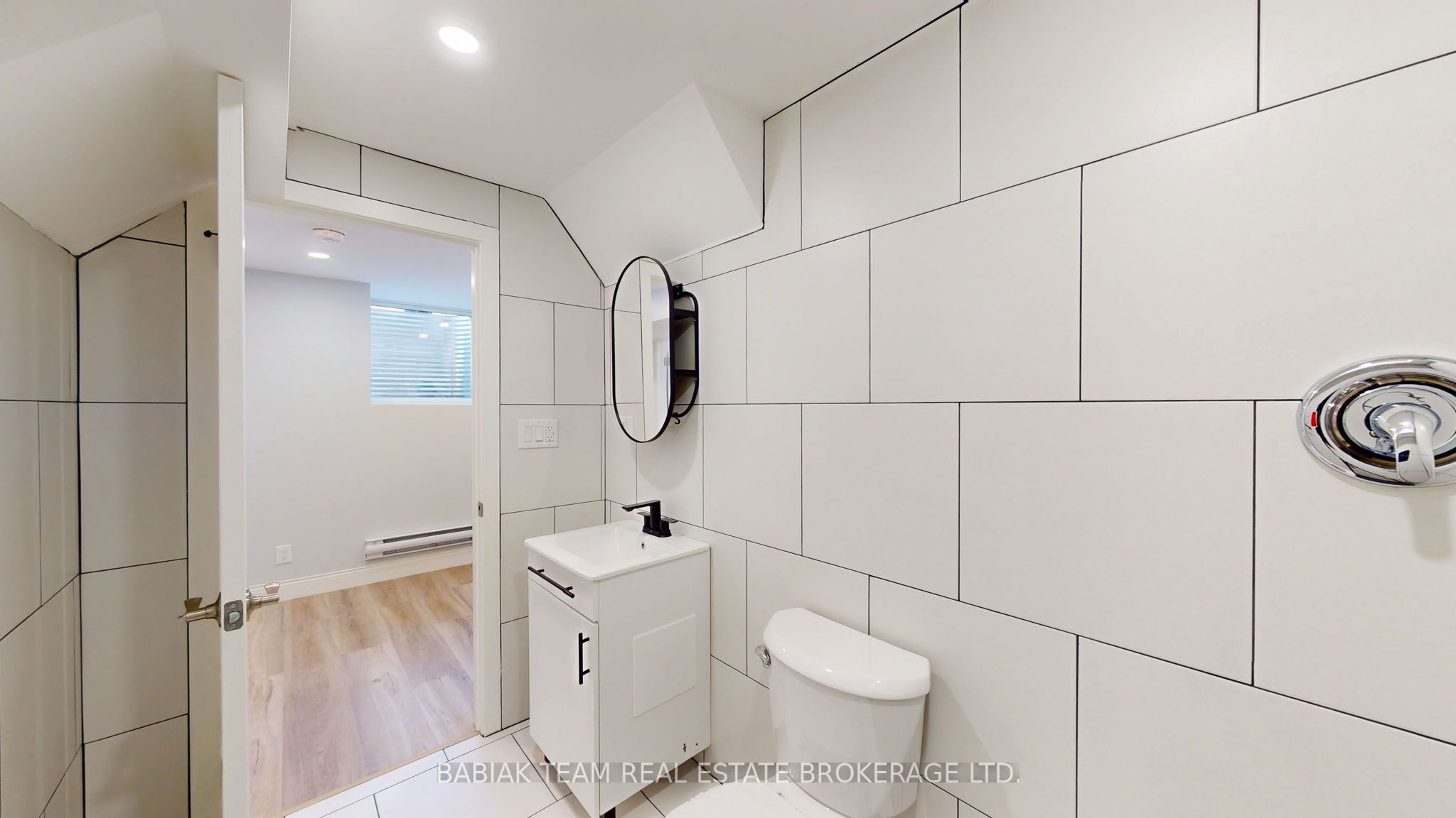 545 Northcliffe Boulevard Lower Property Photo 23