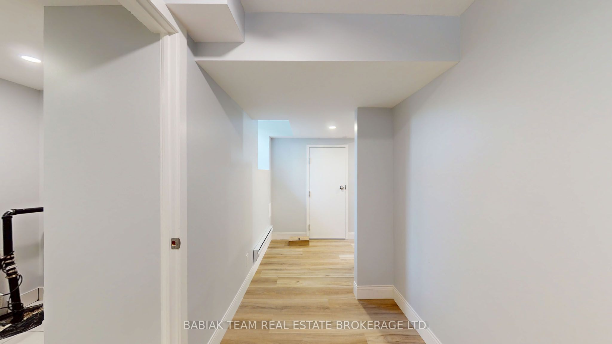 545 Northcliffe Boulevard Lower Property Photo 25