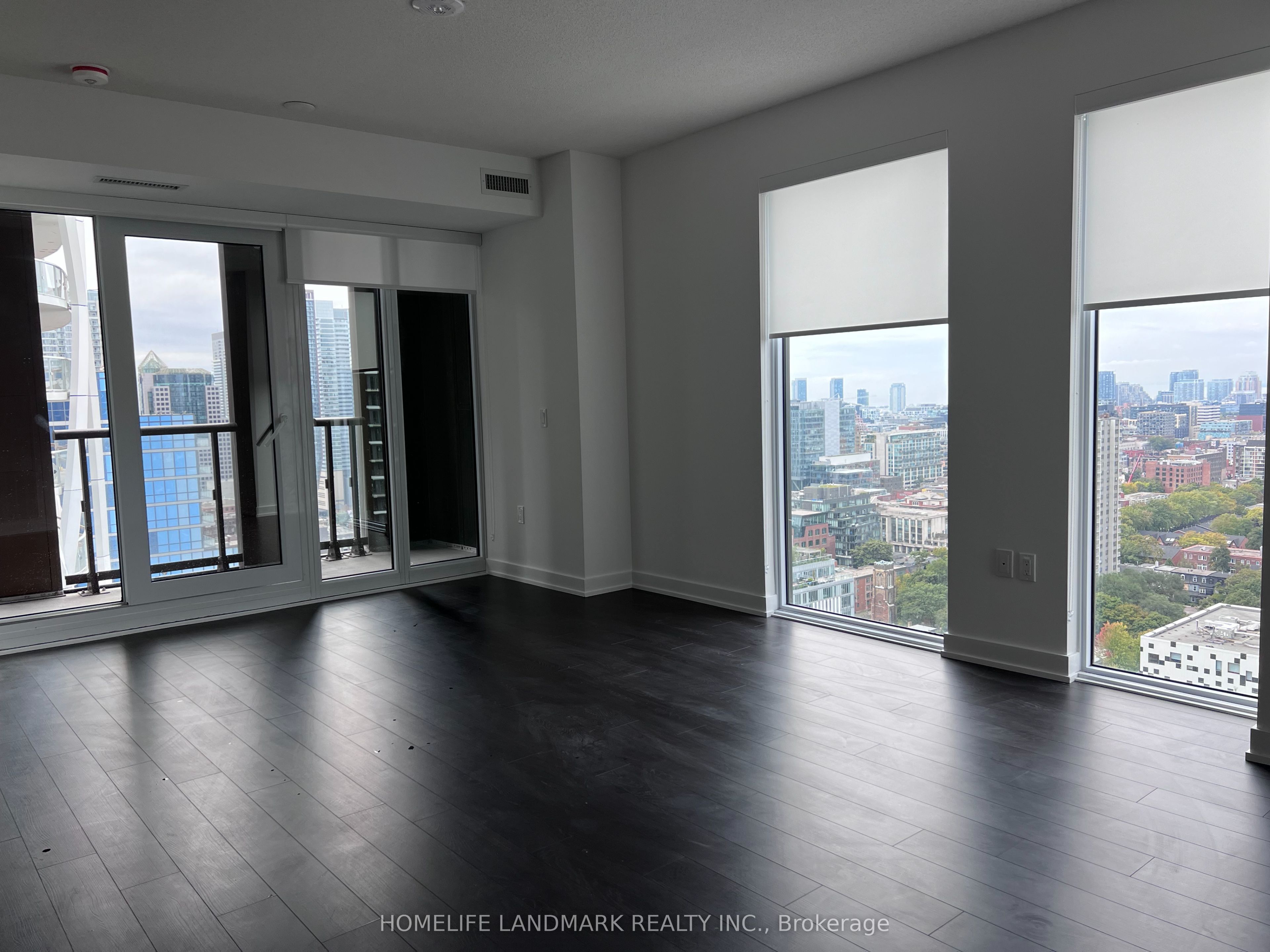238 Simcoe Street 2408 Property Photo 5