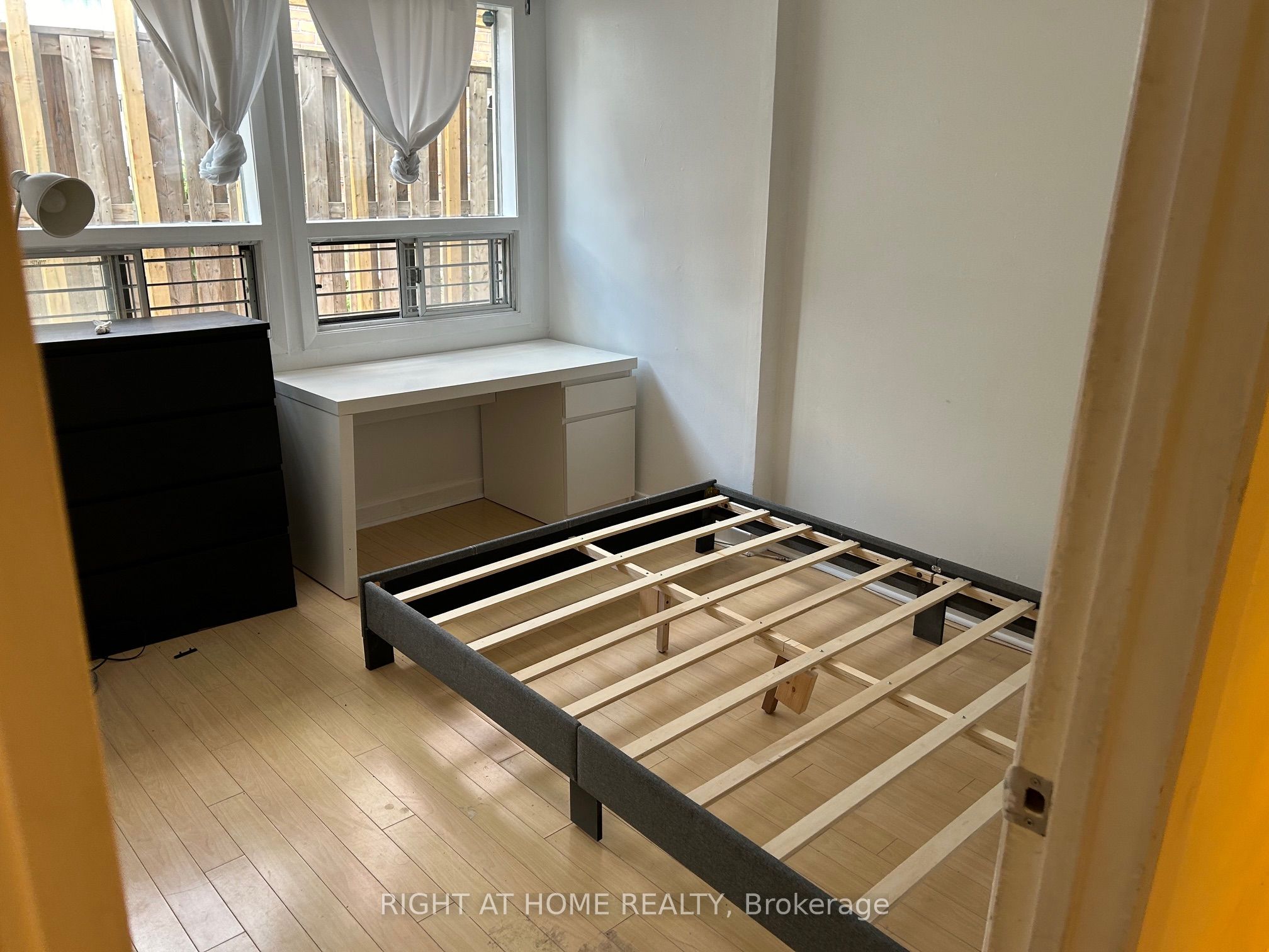 210 Mccaul Street B Property Photo 8