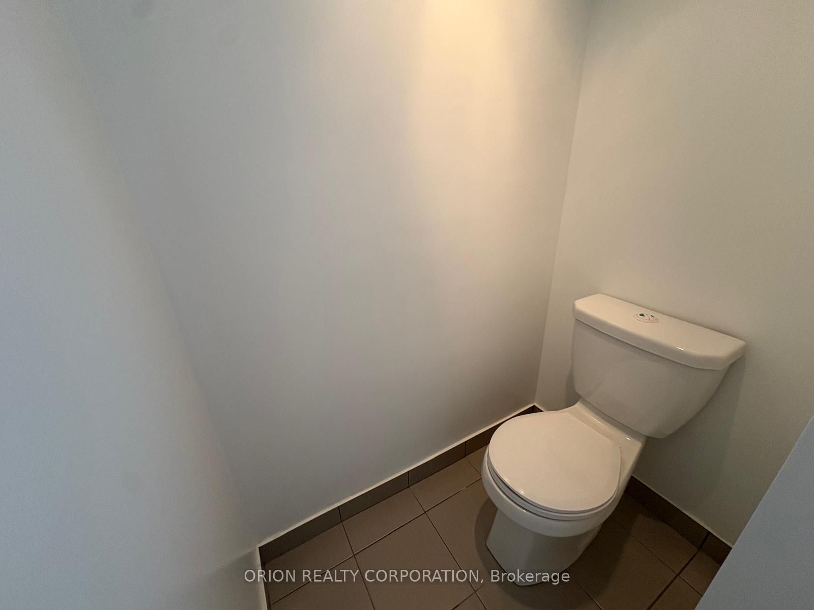 35 Brian Peck Crescent 1105 Property Photo 12