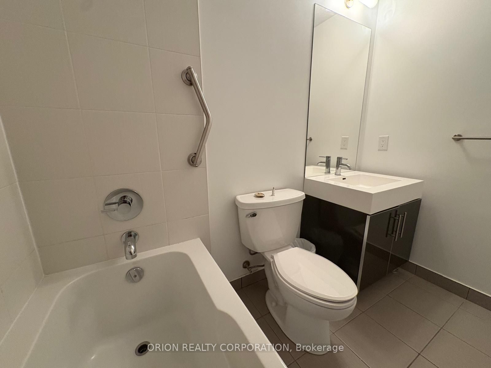 35 Brian Peck Crescent 1105 Property Photo 16