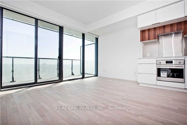 185 Roehampton Avenue 2006 Property Photo 7