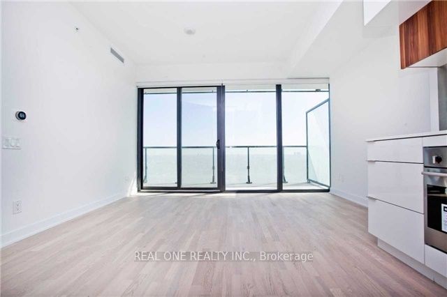 185 Roehampton Avenue 2006 Property Photo 8