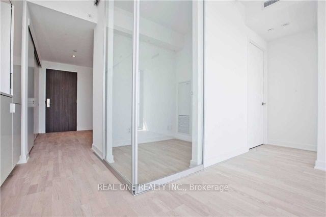 185 Roehampton Avenue 2006 Property Photo 10