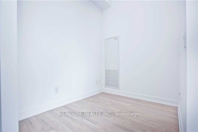 185 Roehampton Avenue 2006 Property Photo 11