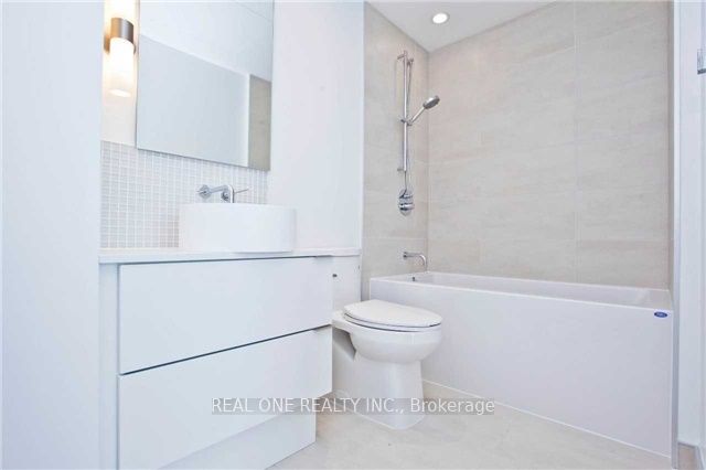 185 Roehampton Avenue 2006 Property Photo 14