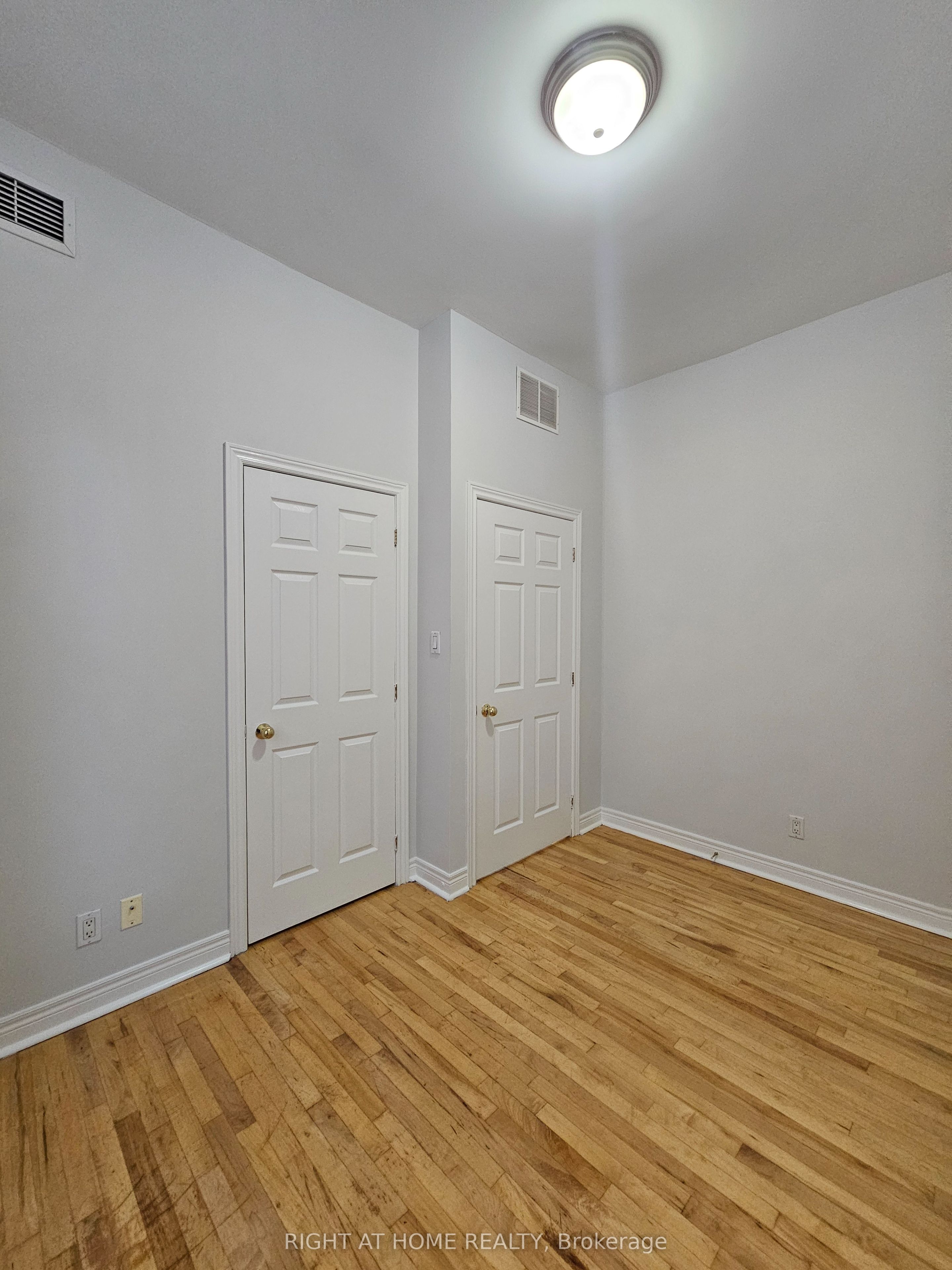 524 Yonge Street 207 Property Photo 19
