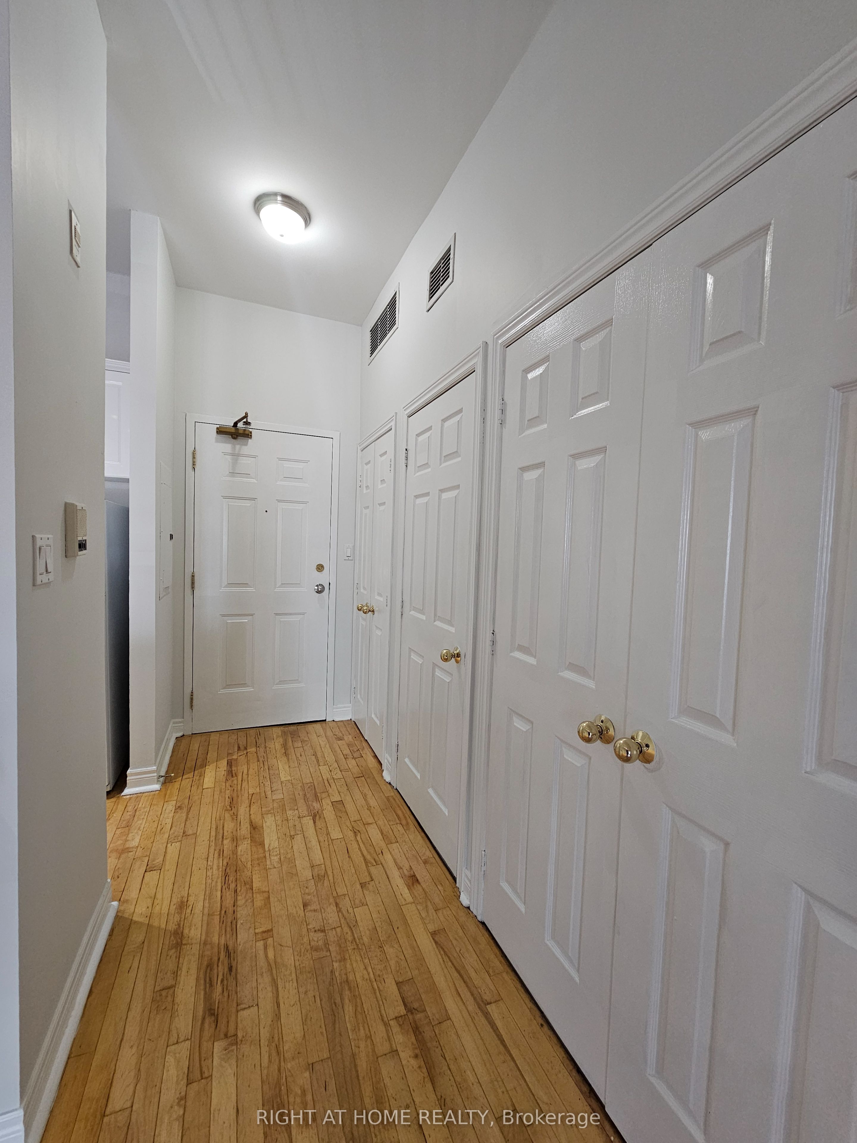 524 Yonge Street 207 Property Photo 25