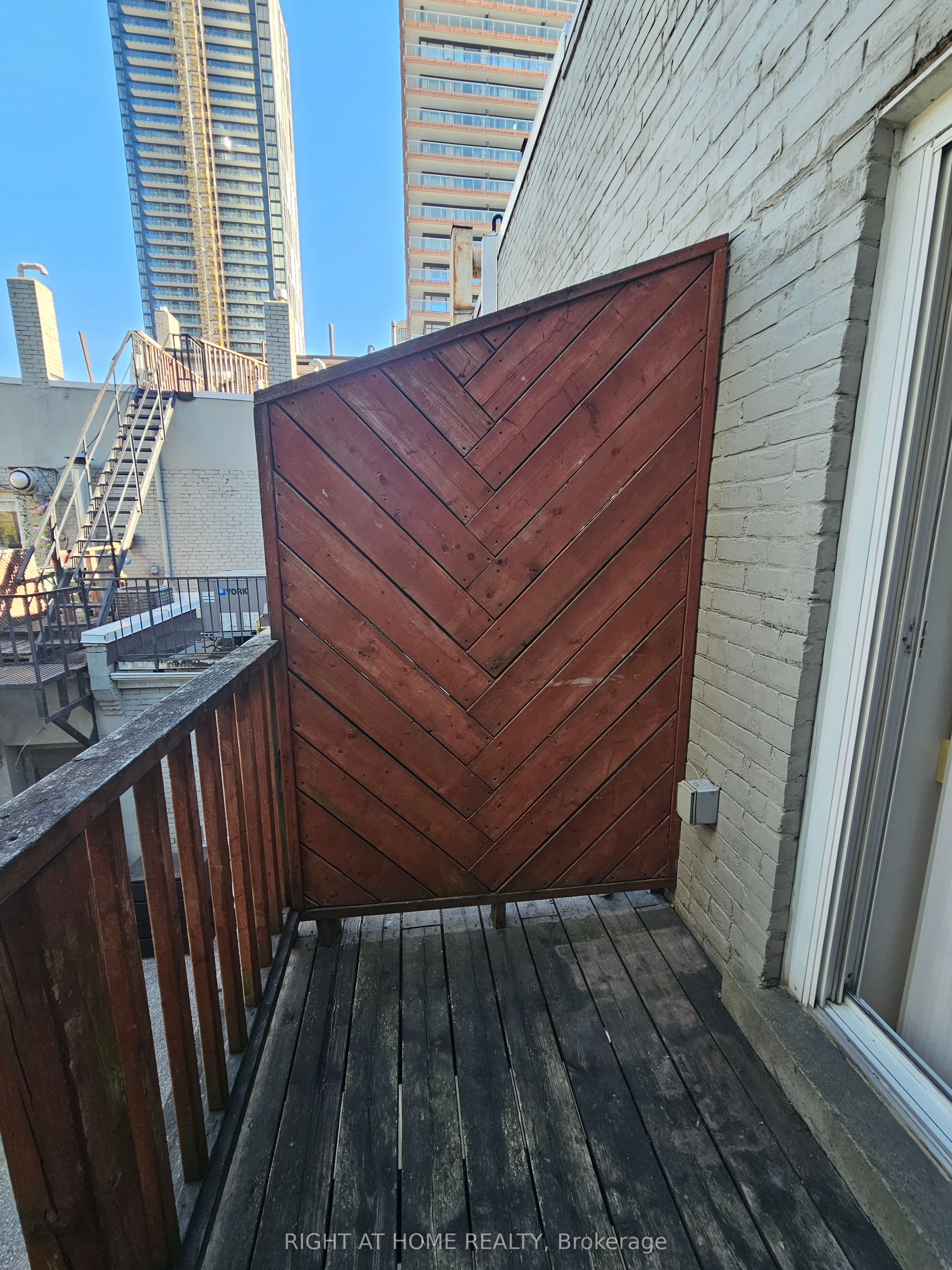 524 Yonge Street 207 Property Photo 27