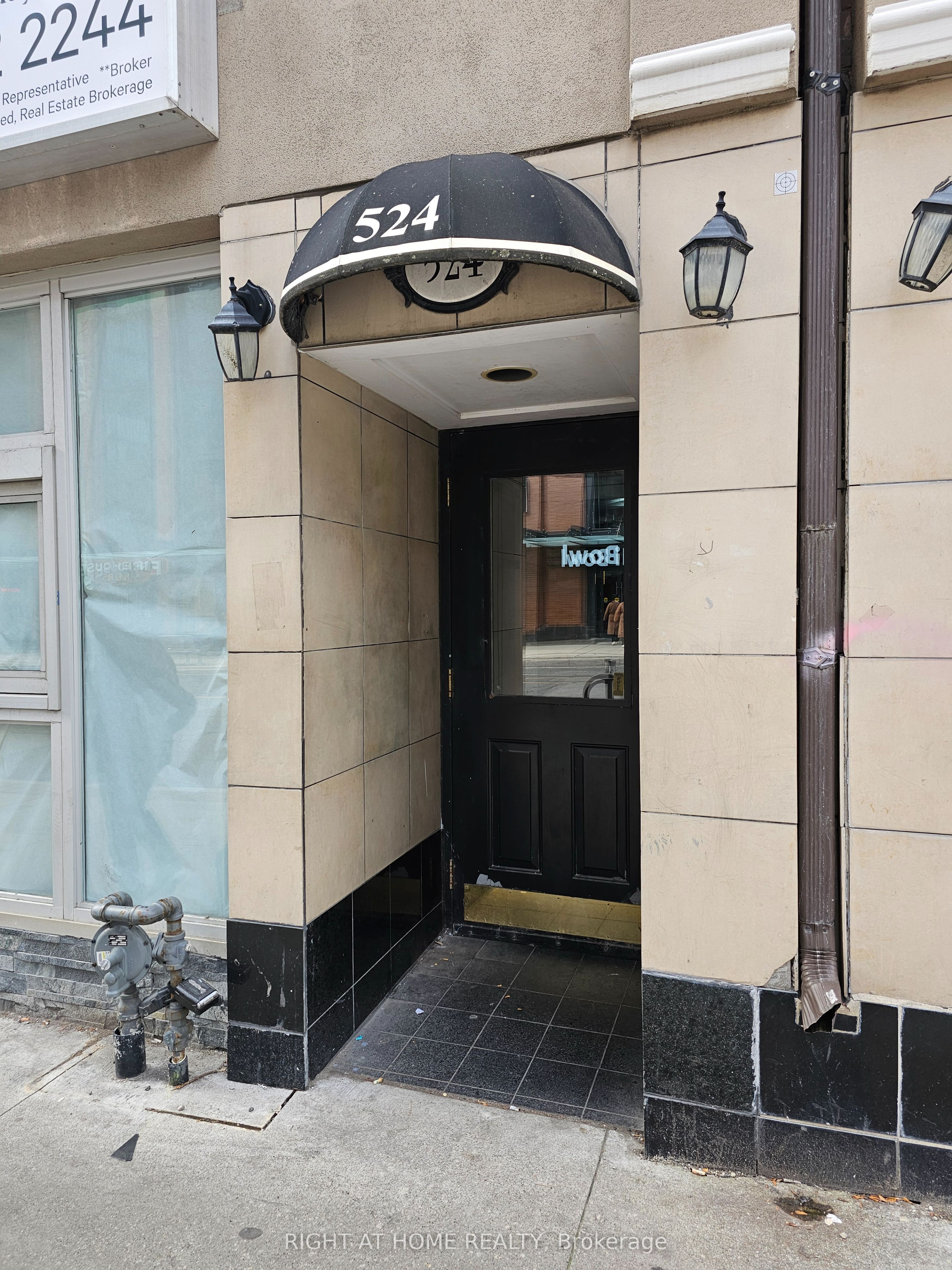 524 Yonge Street 207 Property Photo 31