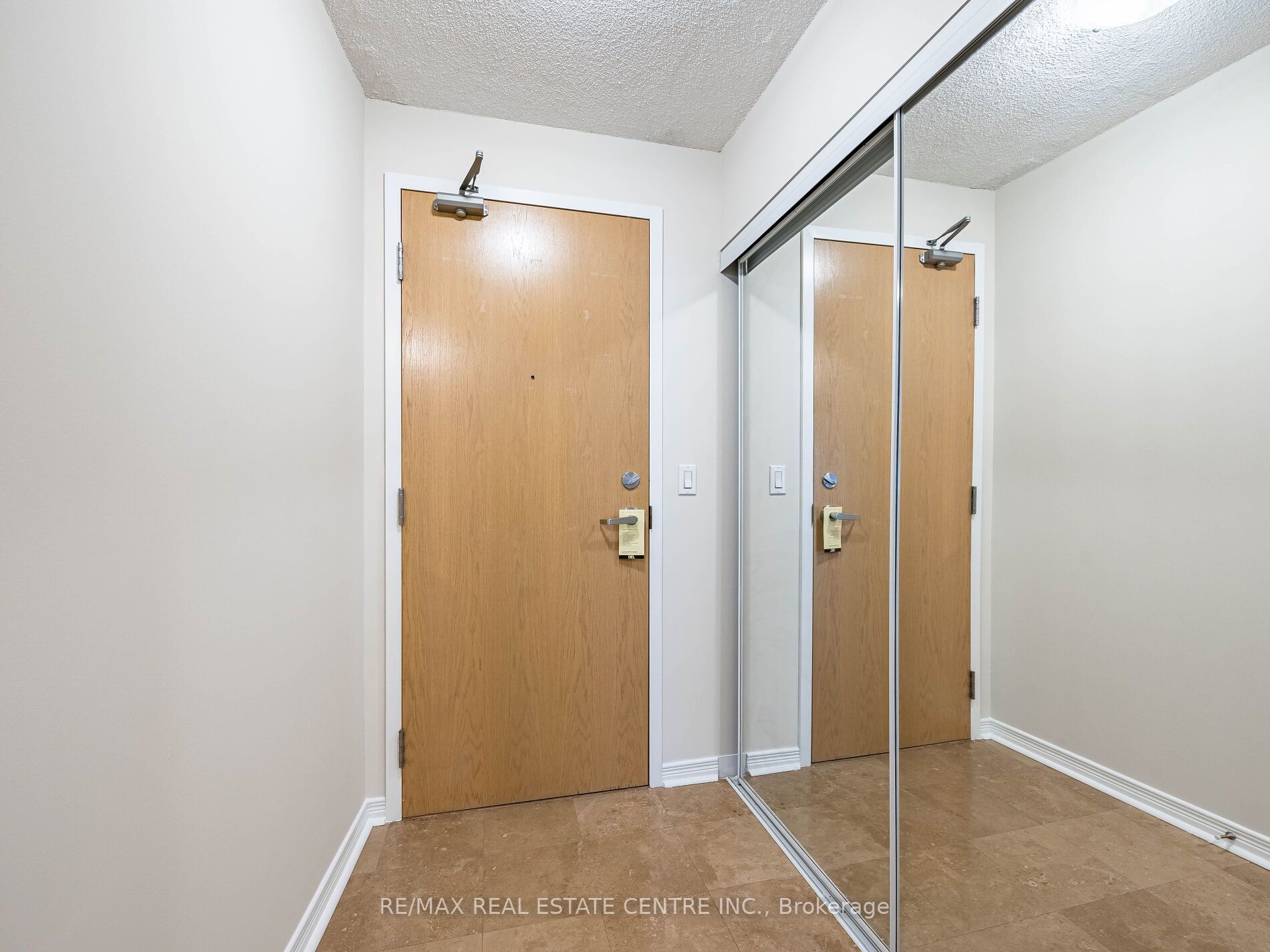509 Beecroft Road 1817 Property Photo 7