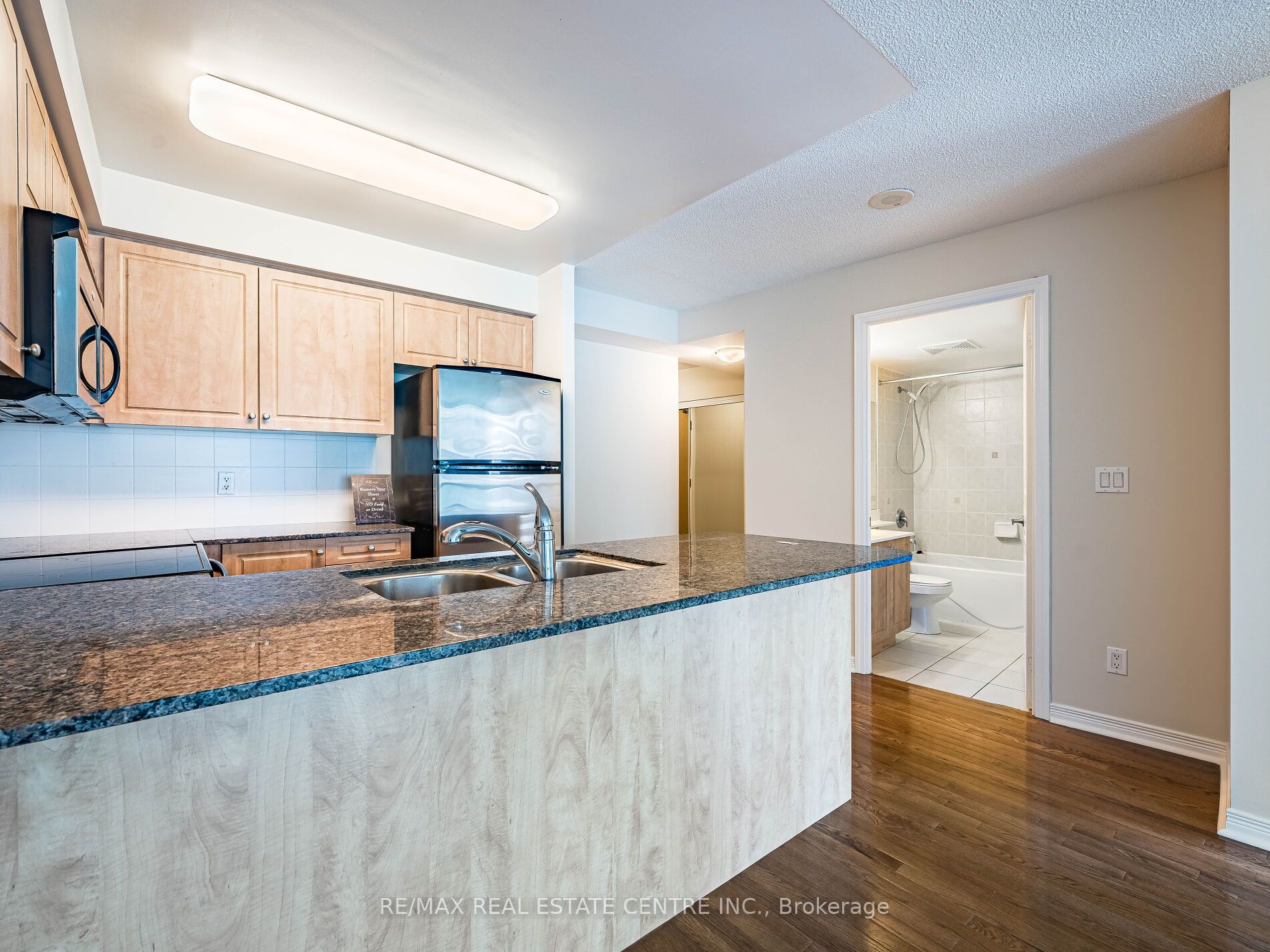 509 Beecroft Road 1817 Property Photo 11