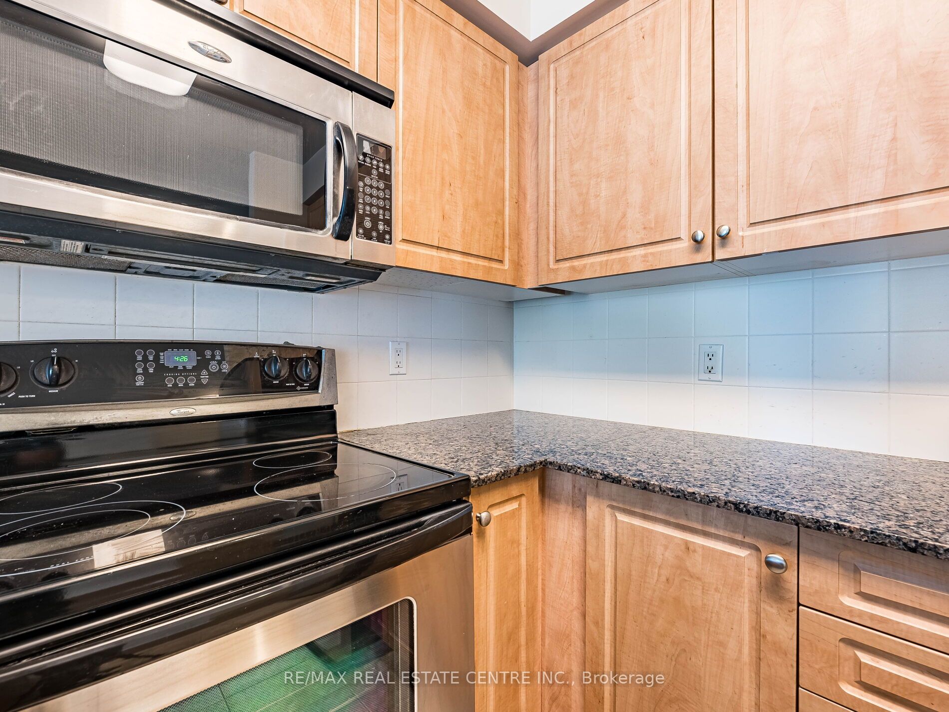 509 Beecroft Road 1817 Property Photo 15