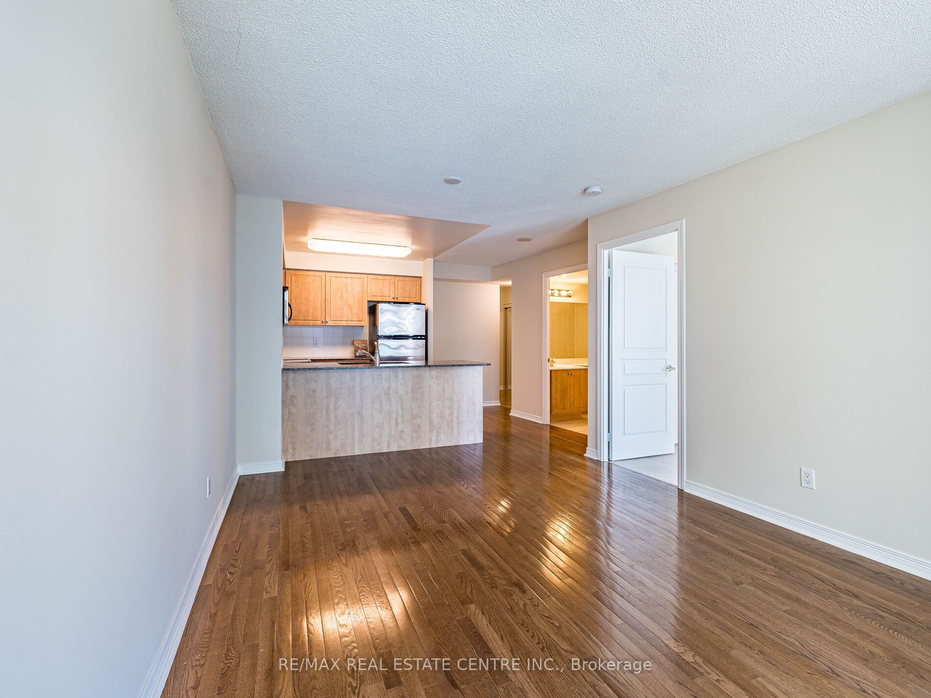509 Beecroft Road 1817 Property Photo 18