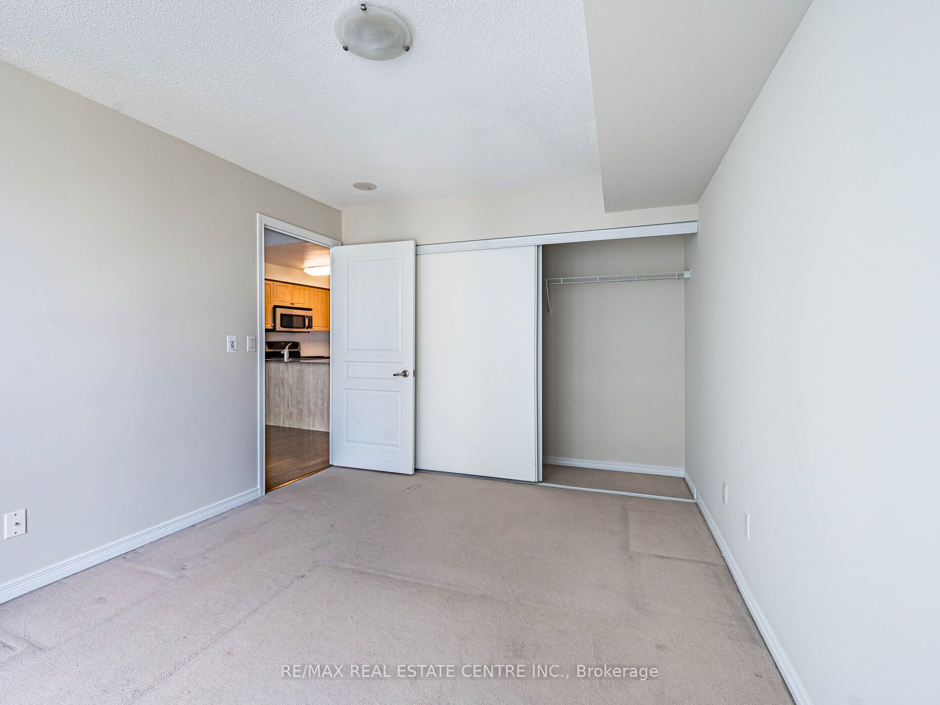 509 Beecroft Road 1817 Property Photo 22