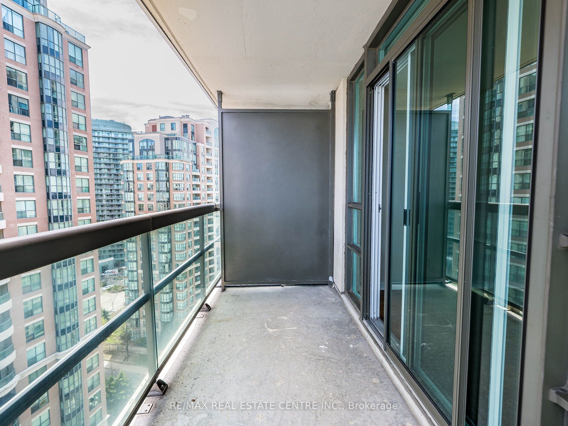 509 Beecroft Road 1817 Property Photo 27