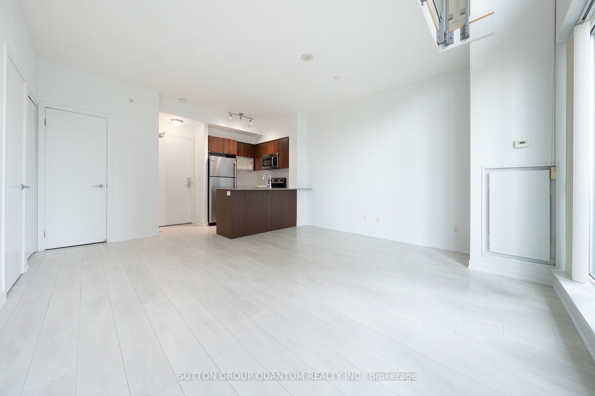 150 East Liberty Street 1012 Property Photo 4